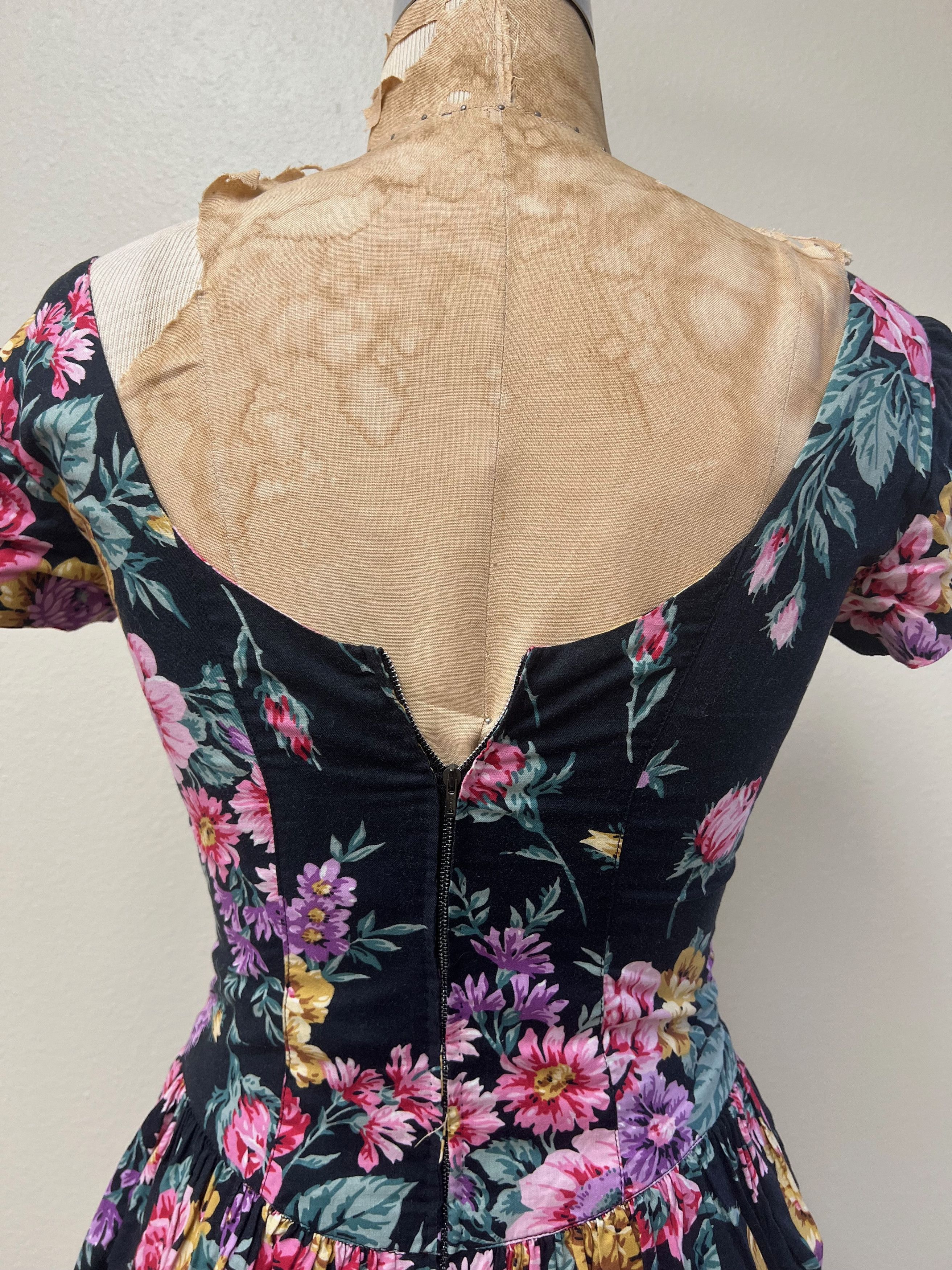 Other EUC Vintage 1980s Floral Full Skirt Black Pink Dress Medium Size M / US 6-8 / IT 42-44 - 7 Thumbnail