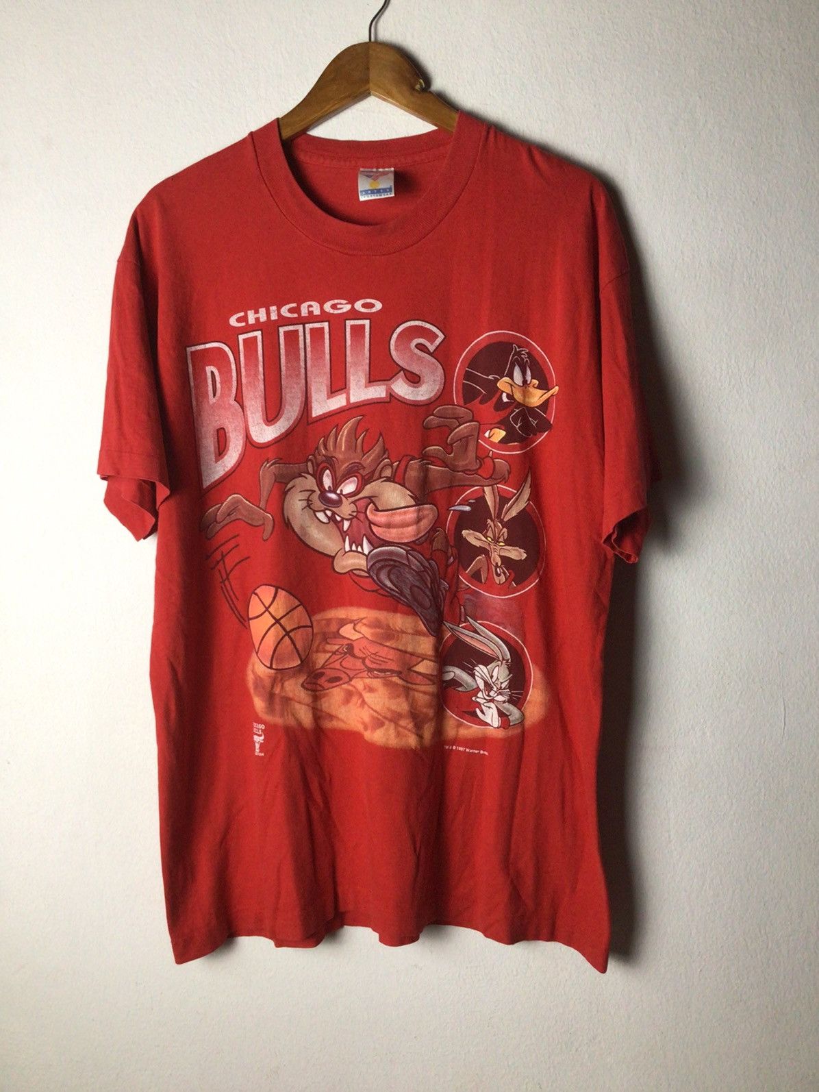NBA × Warner Bros NBA Chicago bulls Looney tunes 90's Size US XL / EU 56 / 4 - 2 Thumbnail
