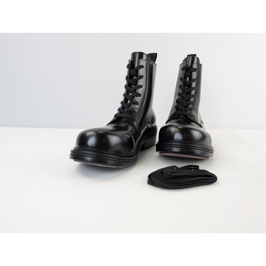 Bottega Veneta o1rshd1 Fireman Ankle Boots in Brushed Vinyl Black Size US 9 / EU 42 - 8 Thumbnail