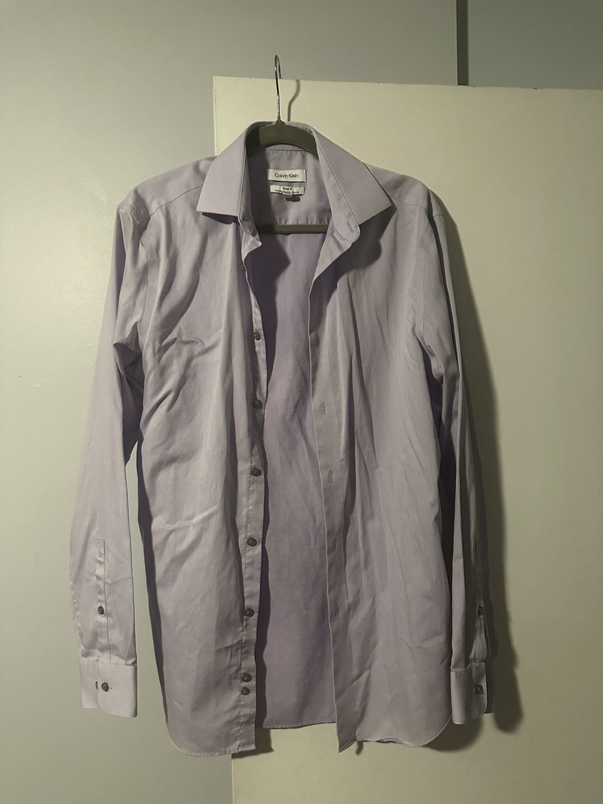 Calvin Klein Men’s Regular Fit Non-Iron Performance Herringbone Size US M / EU 48-50 / 2 - 1 Thumbnail