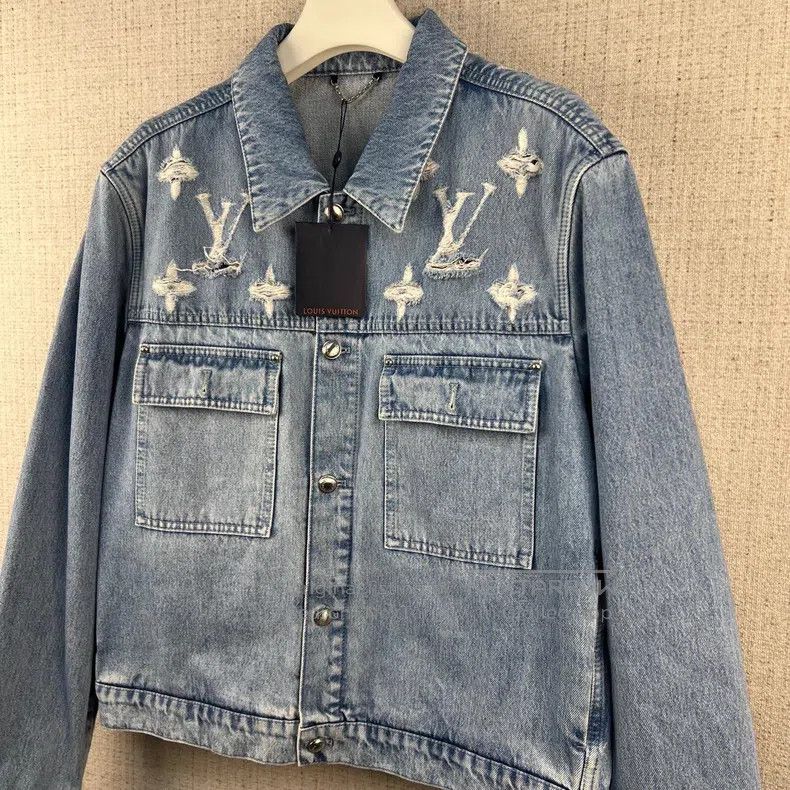 Louis Vuitton Louis Vuitton Reading Damage Logo Washed Denim Jacket Size US XXL / EU 58 / 5 - 3 Thumbnail