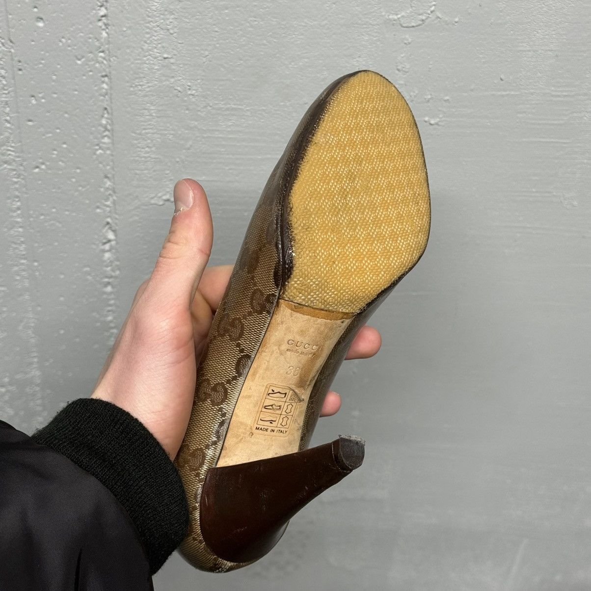 Gucci Vintage gucci monogram woman’s high heels shoes Size US 8 / IT 38 - 6 Thumbnail