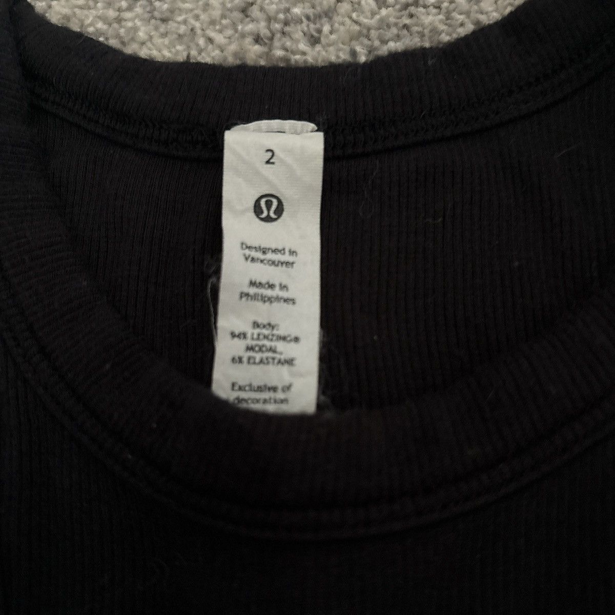 Lululemon Black Lululemon Cropped Tank Size XS / US 0-2 / IT 36-38 - 2 Thumbnail
