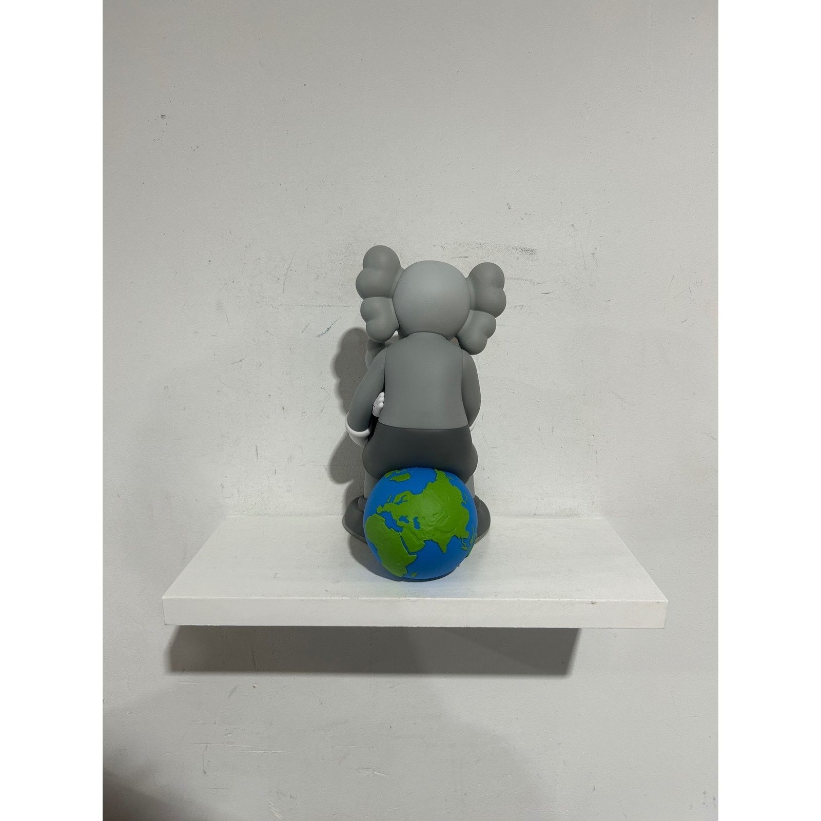 Kaws KAWS BROWN HOLIDAY THAILAND VINYL FIGURE NEW Size ONE SIZE - 2 Thumbnail