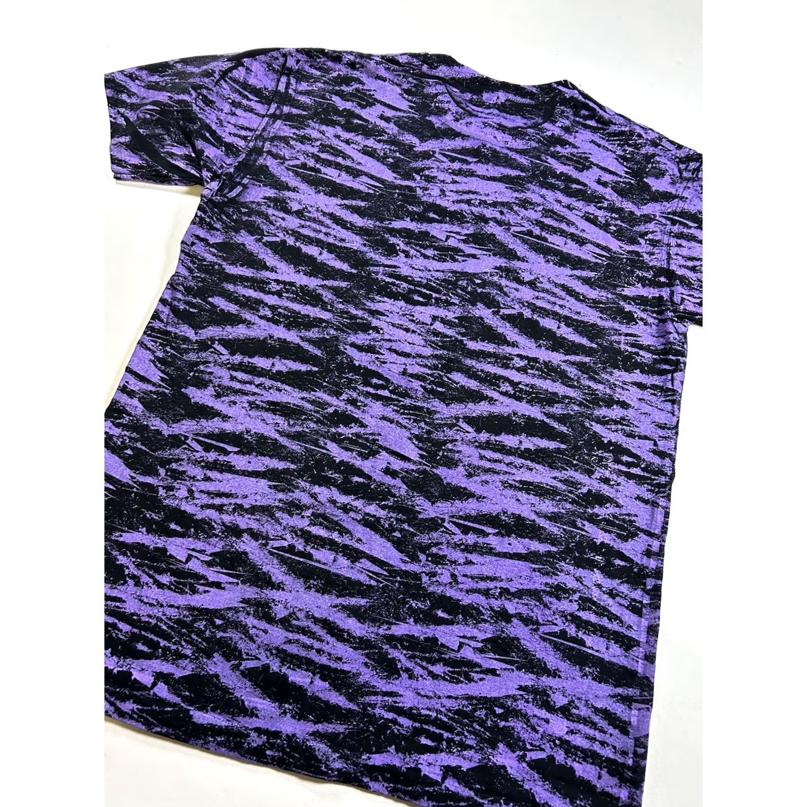 J Brand Tony Hawk Brand Skateboard Skate Tee Medium Purple and Black Hawk Skateboarding Size US M / EU 48-50 / 2 - 7 Thumbnail