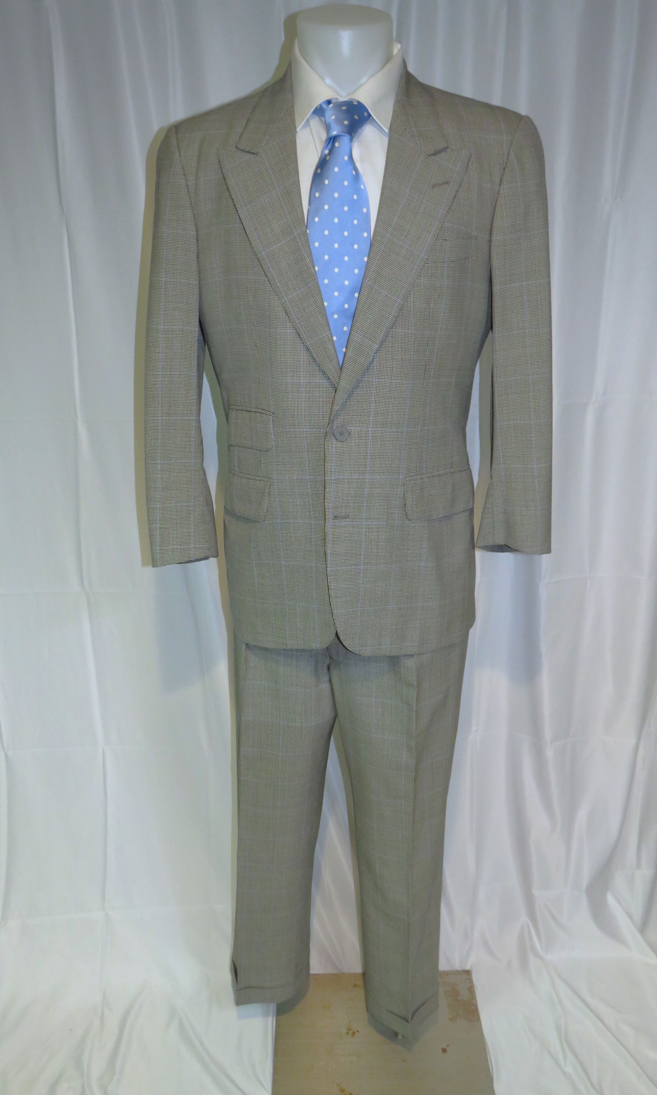Alan Flusser Gray Houndstooth Overplaid Two Button Suit 40R Size 40L - 1 Thumbnail