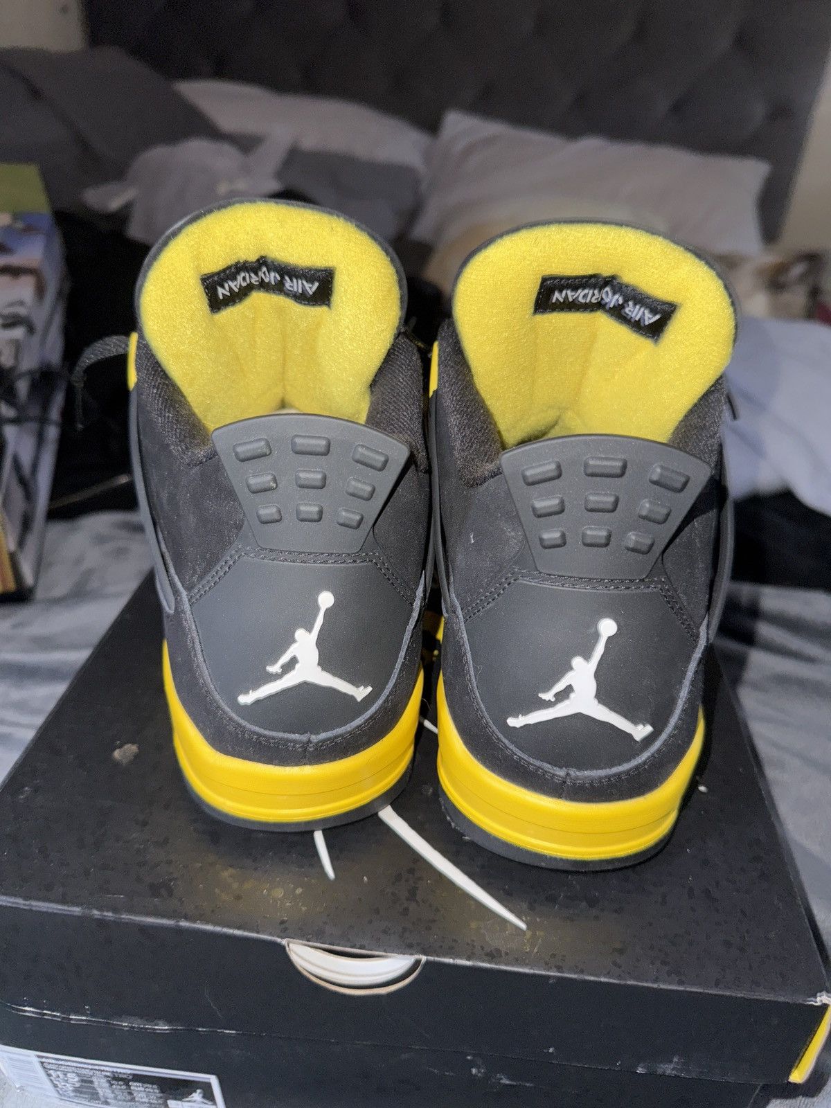 Jordan Brand Jordan 4 “Thunder” 2023 Size US 11.5 / EU 44-45 - 4 Thumbnail