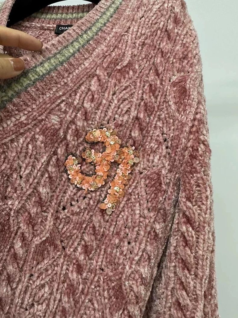 Chanel Chanel 22B pink V-neck velvet knit sweater Size XXS / US 00 / IT 34 - 3 Thumbnail