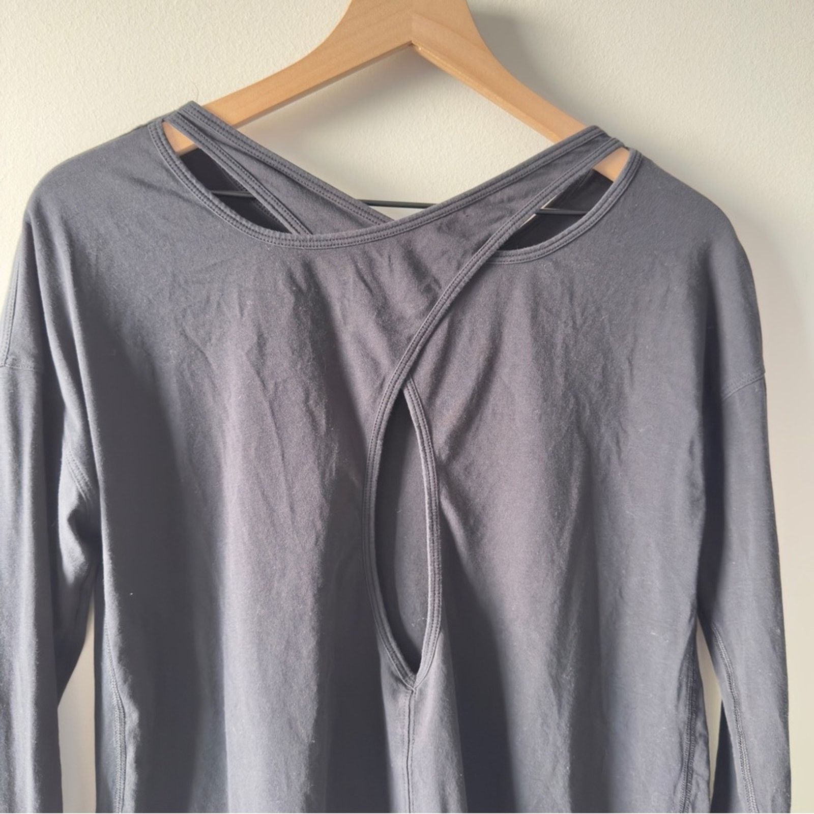 Lululemon Lululemon Back Into It Long Sleeve in Black Top Crossover Size M / US 6-8 / IT 42-44 - 7 Thumbnail