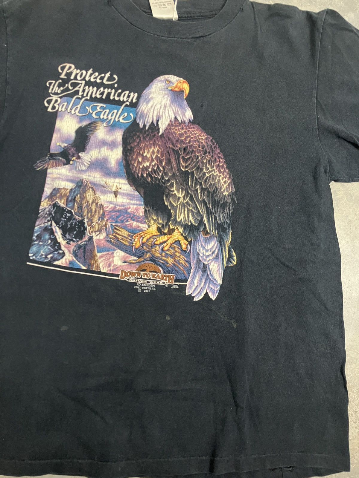 Vintage Vintage 90s THRASHED 3D EMBLEM Bald Eagle SingleStitch Tee Size US L / EU 52-54 / 3 - 3 Thumbnail