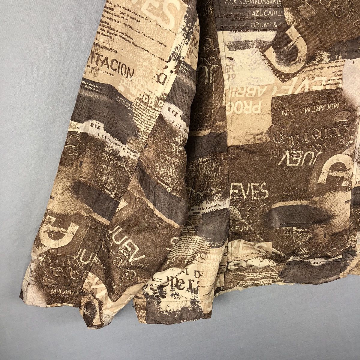 Japanese Brand Vintage Y2K Reversible Jacket Fullprint by Locarino Size US M / EU 48-50 / 2 - 6 Thumbnail