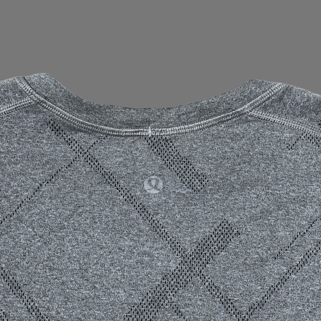 Lululemon lululemon Active Top Gray Mens Geometric Tee SS Size M EUC Size US M / EU 48-50 / 2 - 7 Thumbnail
