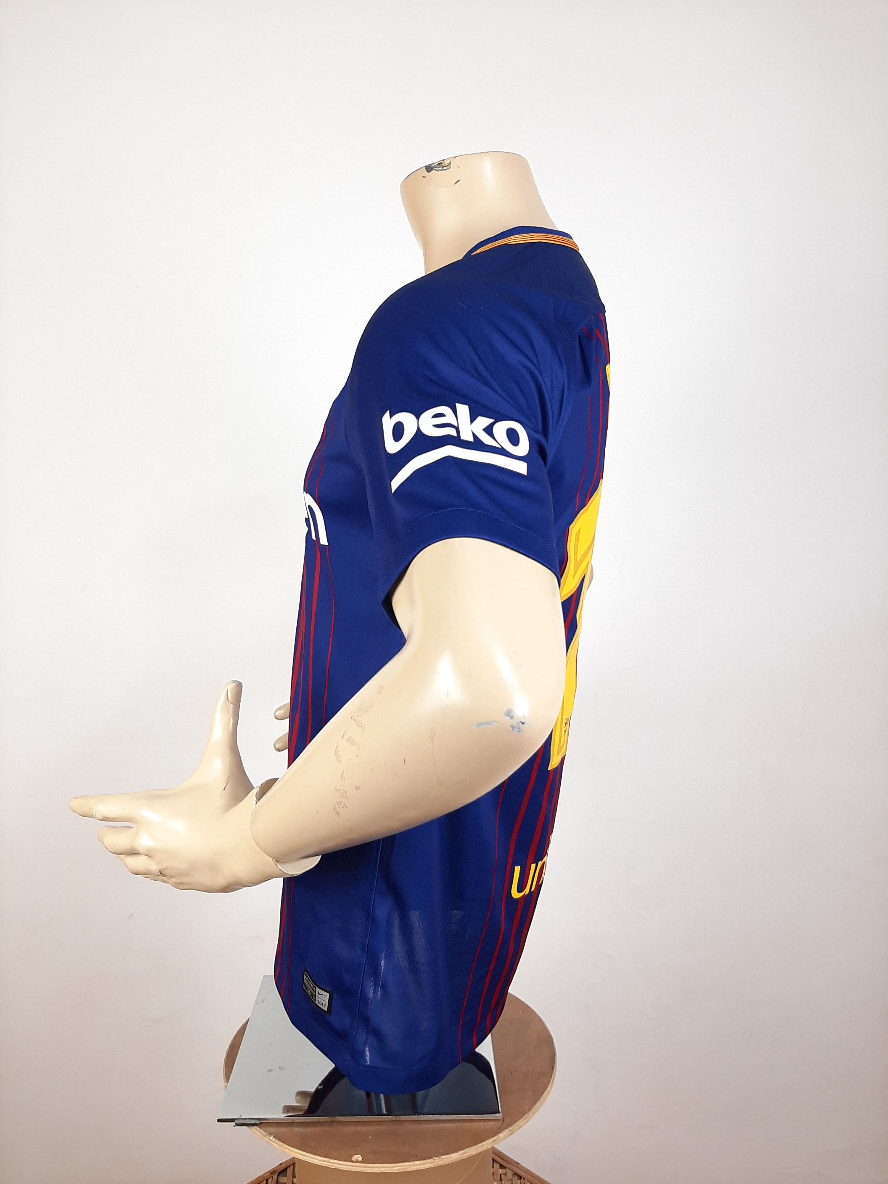Nike Nike Barcelona Messi 2017/18 Home Jersey Men's Size S Size US S / EU 44-46 / 1 - 5 Thumbnail