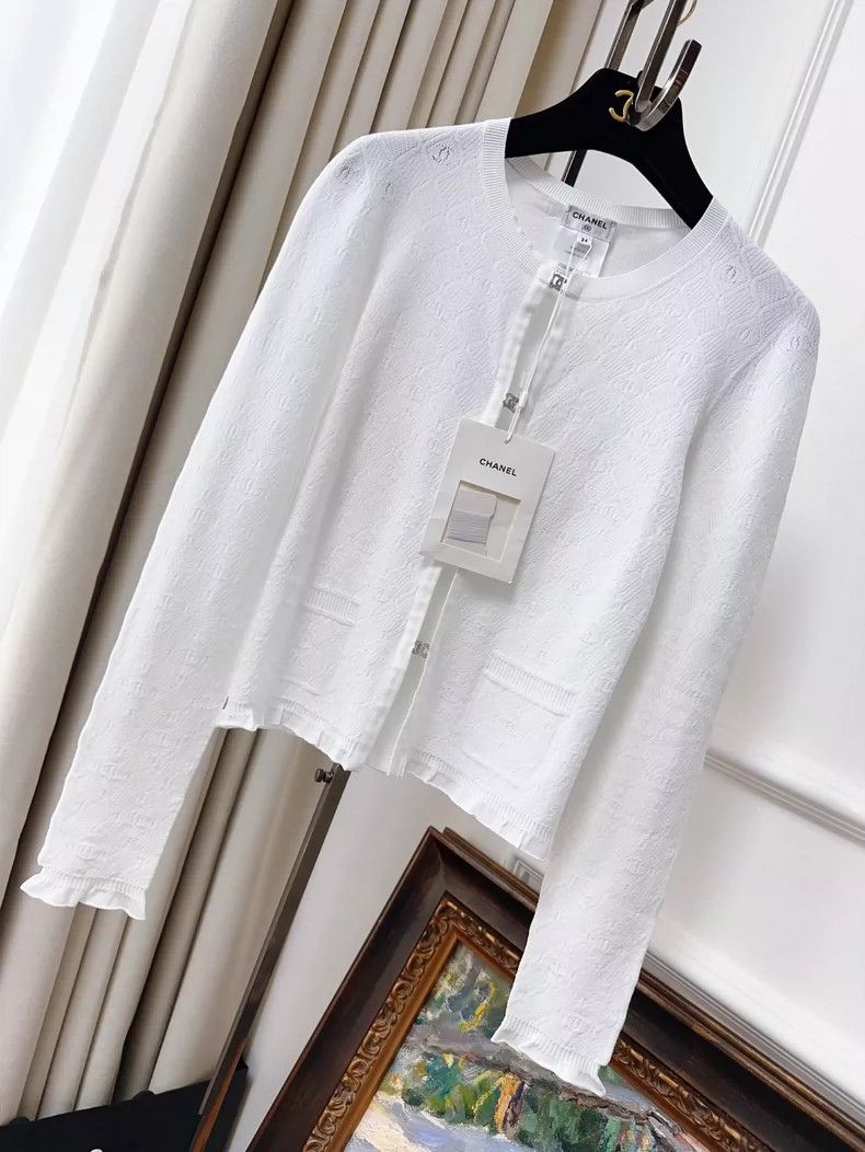 Chanel Chanel 24P white double C single-row diamond button small Size XXS / US 00 / IT 34 - 1 Thumbnail