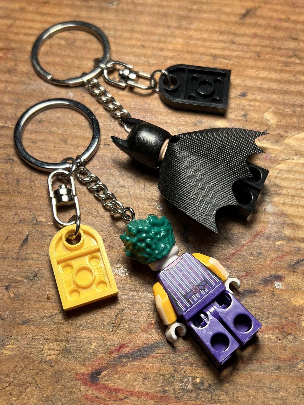 Anime × DC Comics × Marvel Comics Batman Joker minifigure keychain keyring Size ONE SIZE - 4 Thumbnail