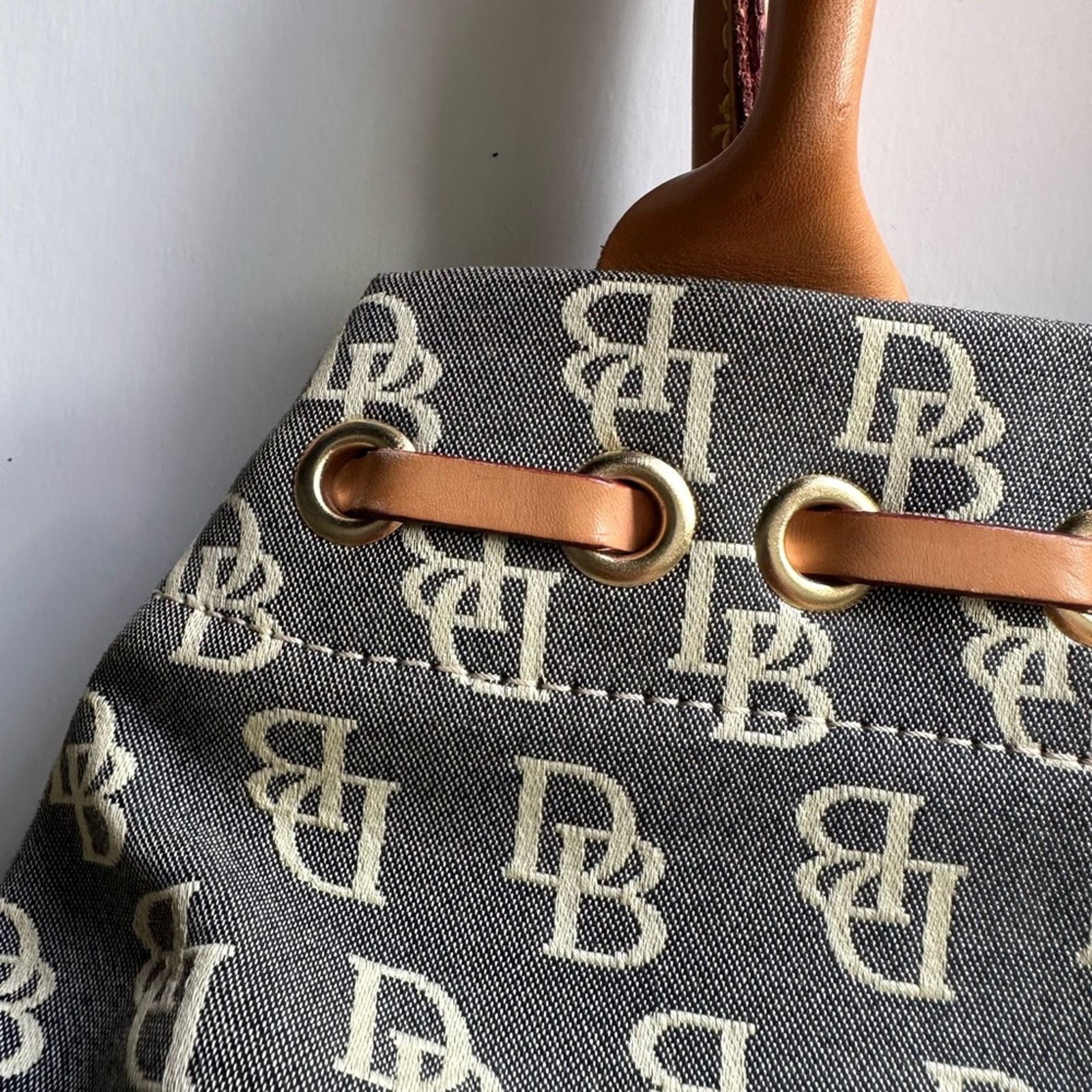 Dooney & Bourke Vintage Dooney & Bourke Authentic Tulip Tassel Tote Bag Size ONE SIZE - 12 Thumbnail