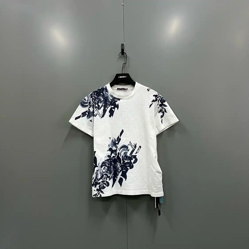 Louis Vuitton Louis Vuitton Summer White Cotton Short Sleeve Tee 0089 Size XS / US 0-2 / IT 36-38 - 1 Thumbnail
