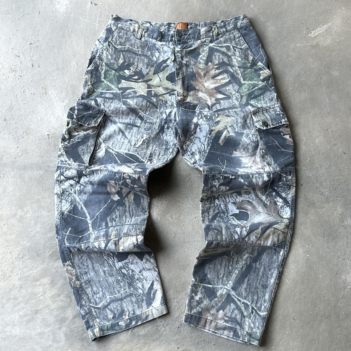 Carhartt (36x30) Crazy Vintage Y2K Realtree Camo Carhartt Style Baggy Size US 36 / EU 52 - 1 Thumbnail