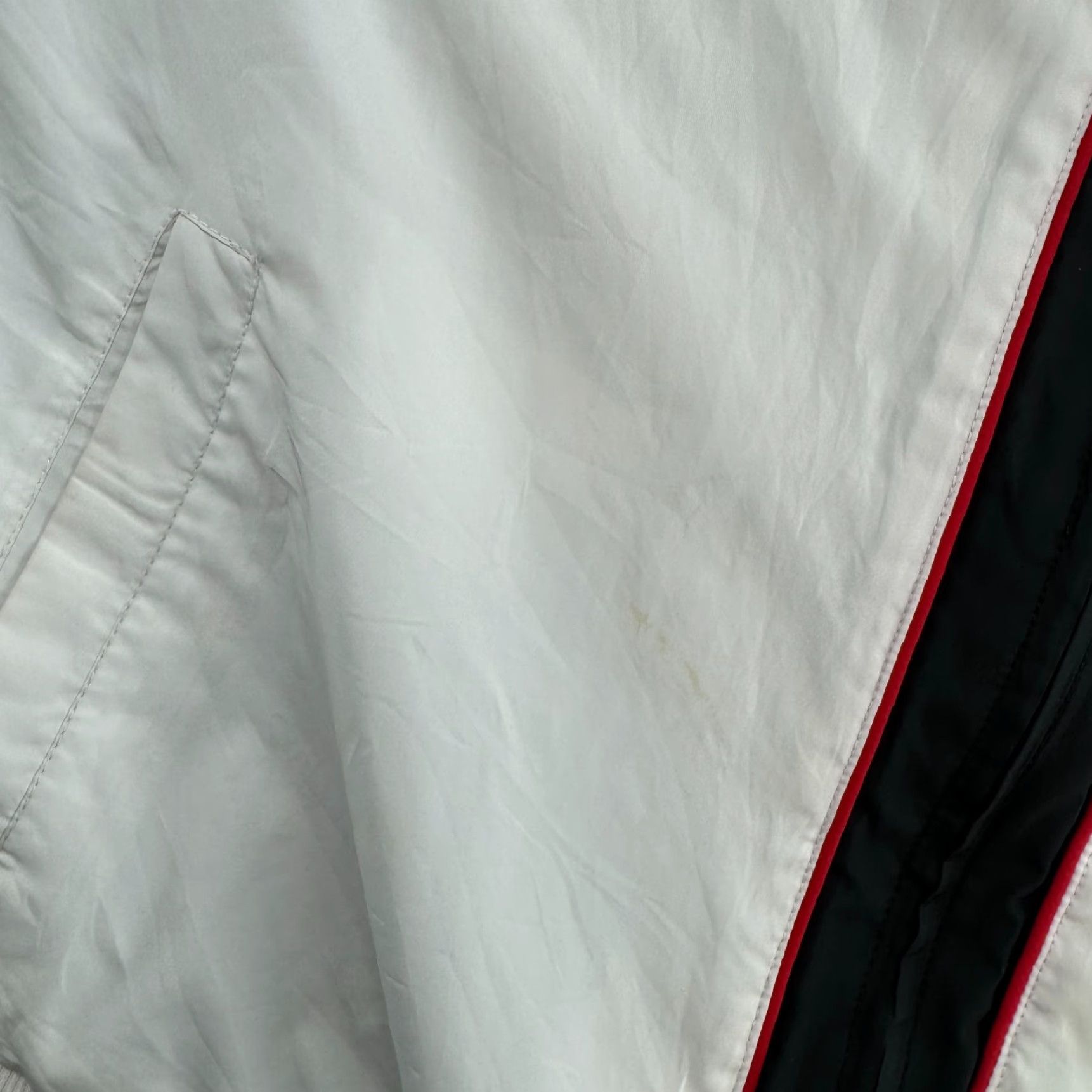 Nike VINTAGE Nike Windbreaker Jacket Full Zip Windbreaker Women’s M 8-10 Red 90s Classic Outdoor Womens Size M / US 6-8 / IT 42-44 - 5 Thumbnail