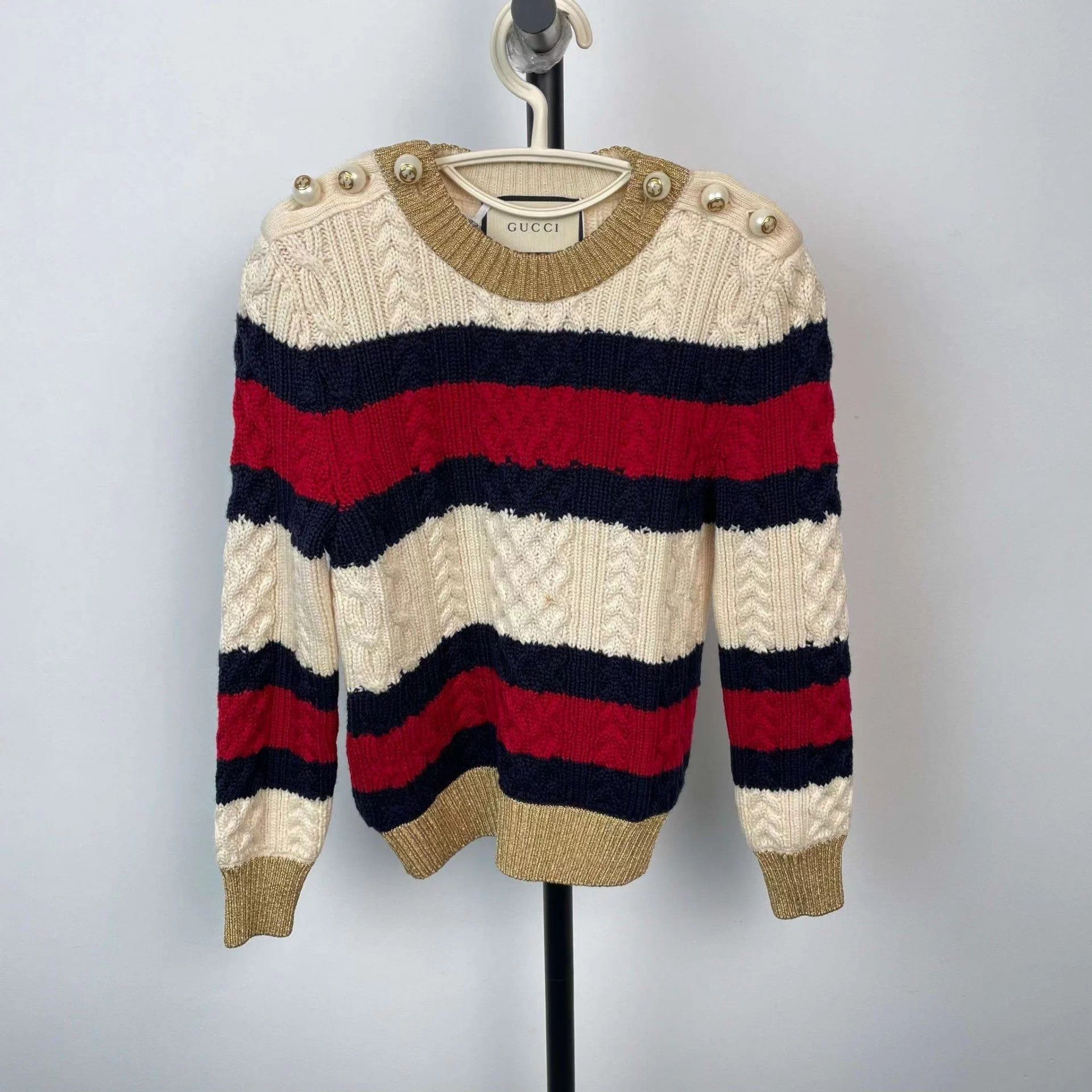 Gucci Gucci red white colorblock knit sweater Size S / US 4 / IT 40 - 1 Thumbnail