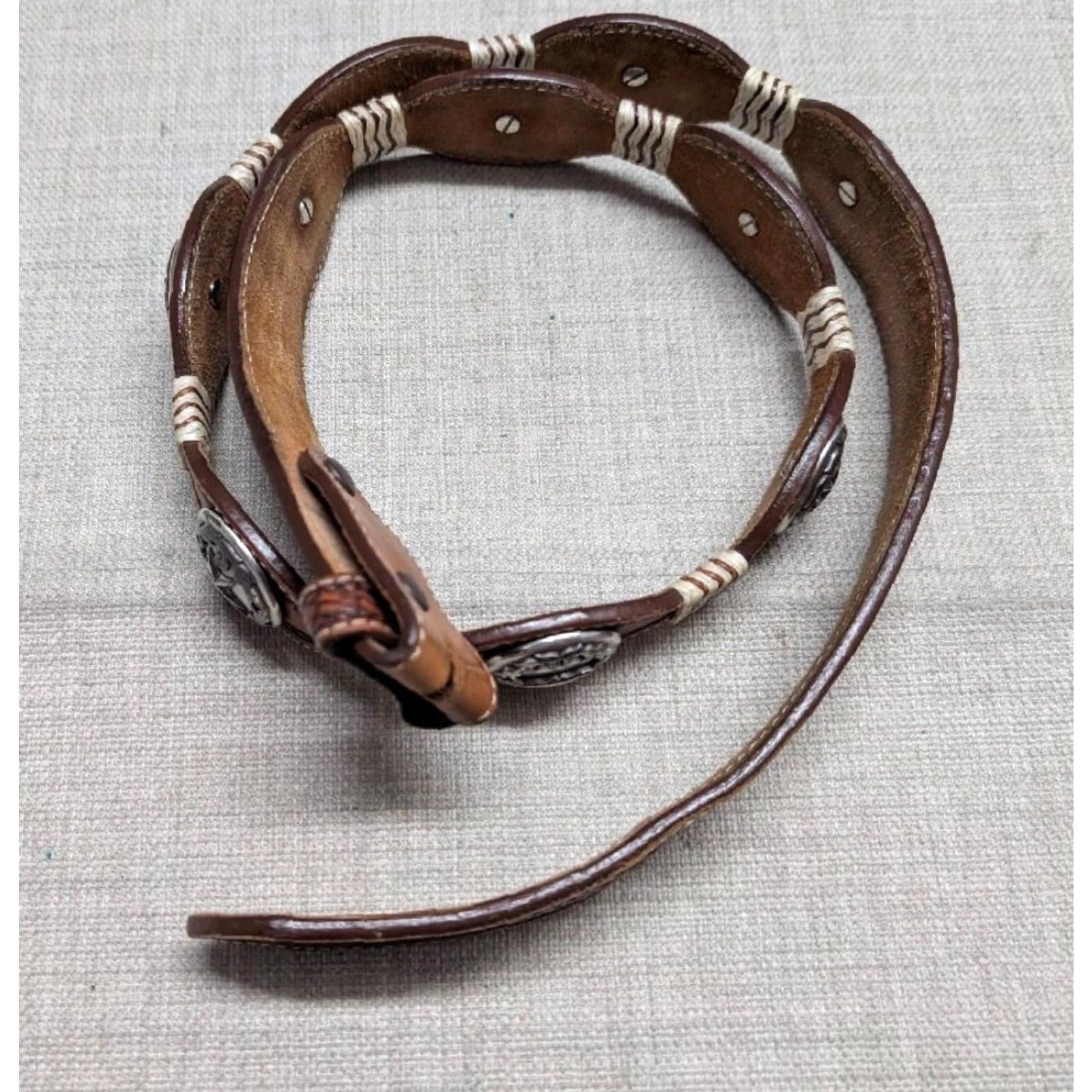 Vintage VINTAGE Justin Western Belt Mens 38 Brown Leather Concho Buckle Texas Lonestar Scalloped Pattern Cowboy Belt Size 38 - 4 Thumbnail