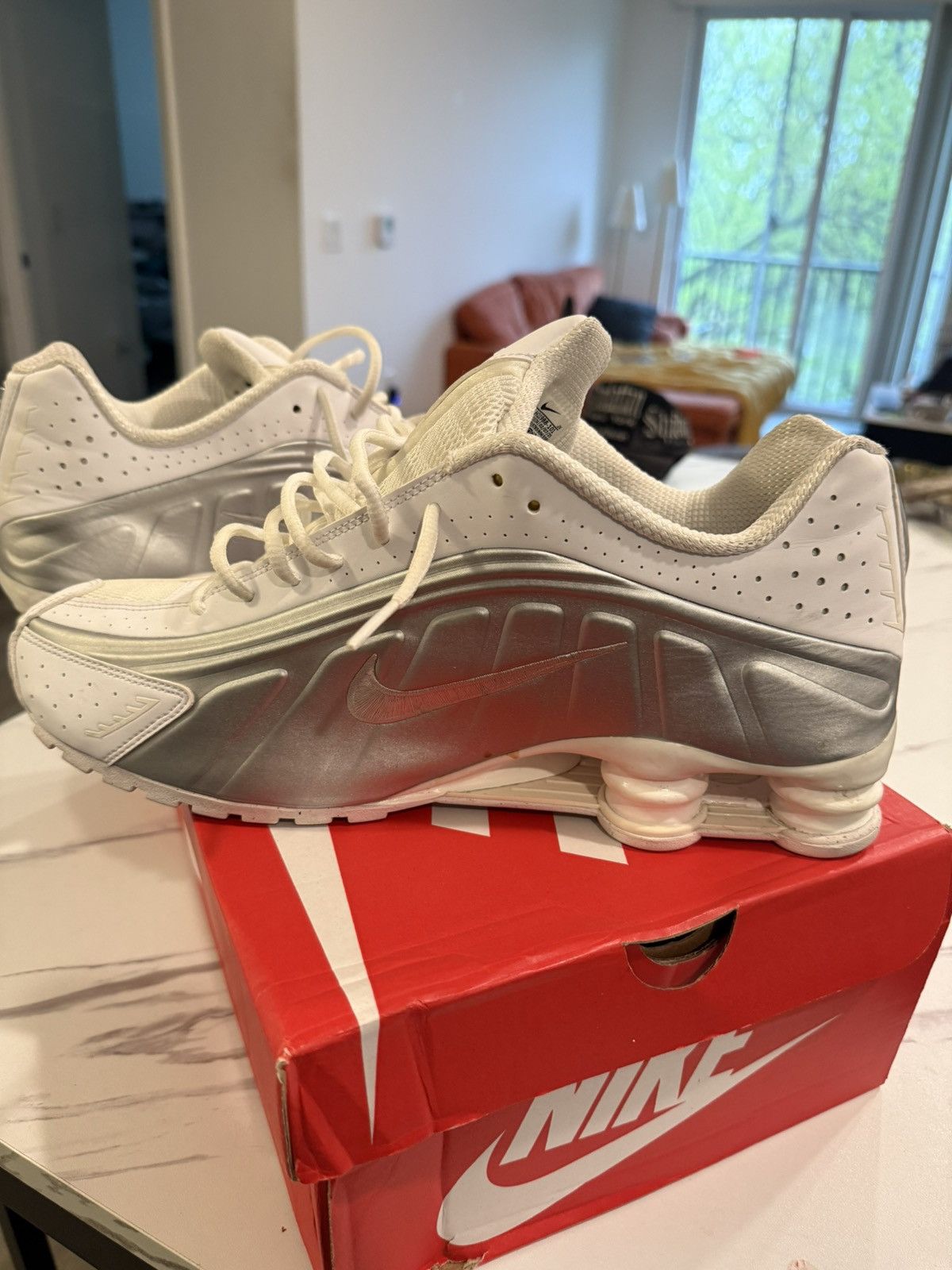 Nike Nike Shox R4 Metallic Silver Size US 13 / EU 46 - 5 Thumbnail