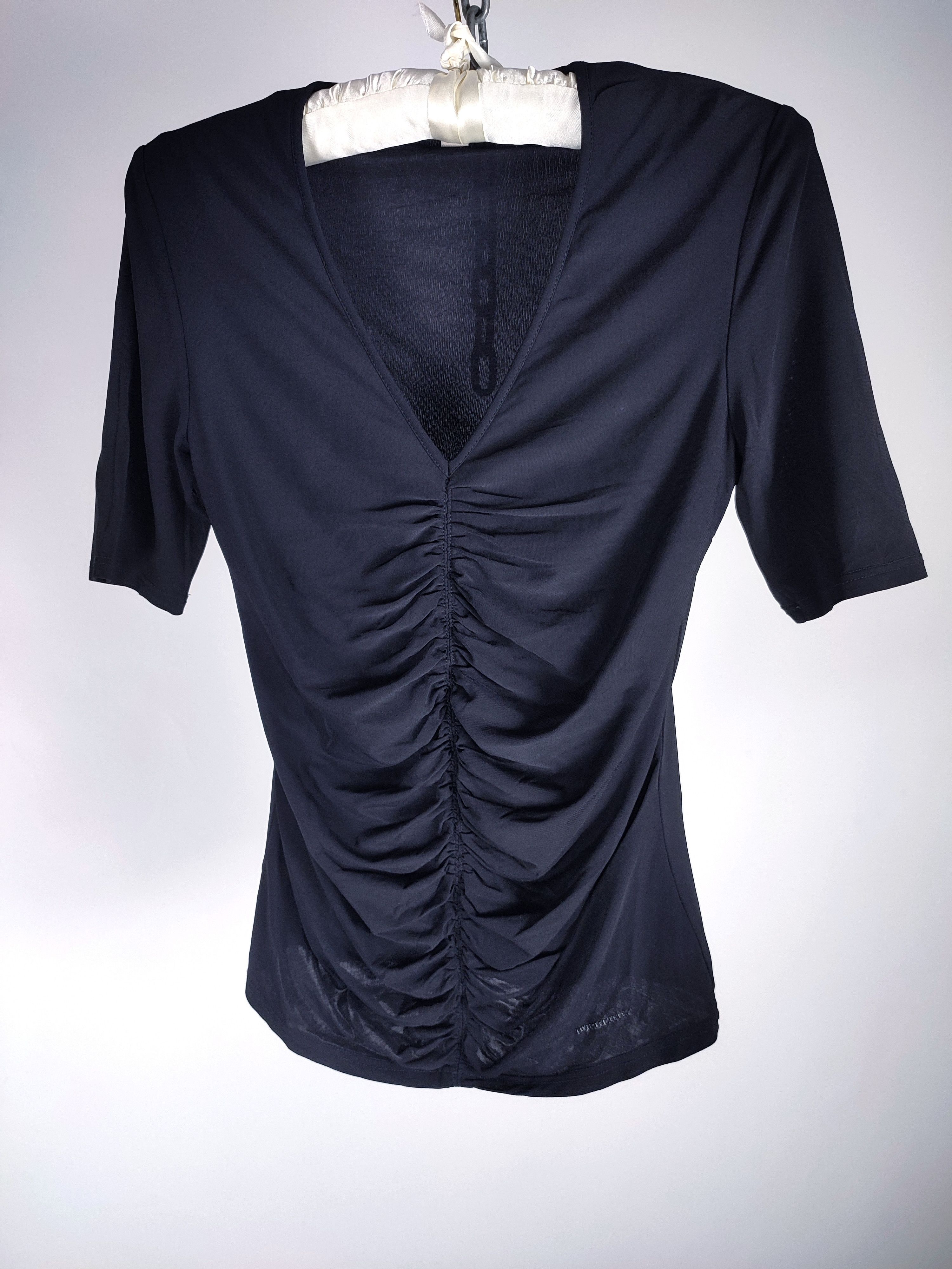 Burberry Burberry ruffle black viscose pleated blouse tee shirt Size XS / US 0-2 / IT 36-38 - 2 Thumbnail
