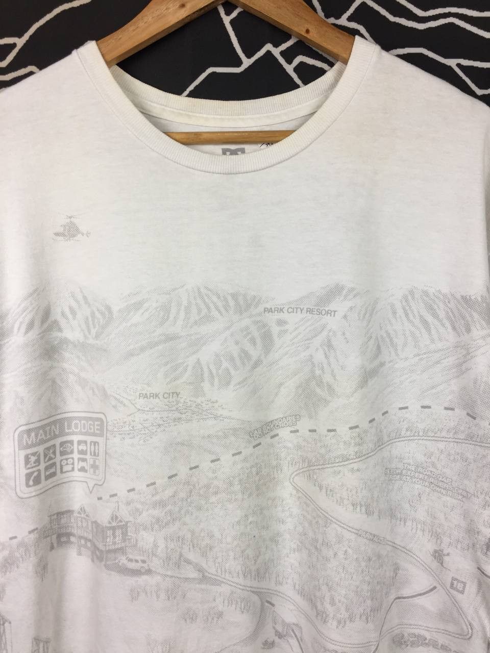 DC DC Shoes All Over Print Park City Resort Trail Map Tee Size US L / EU 52-54 / 3 - 3 Thumbnail