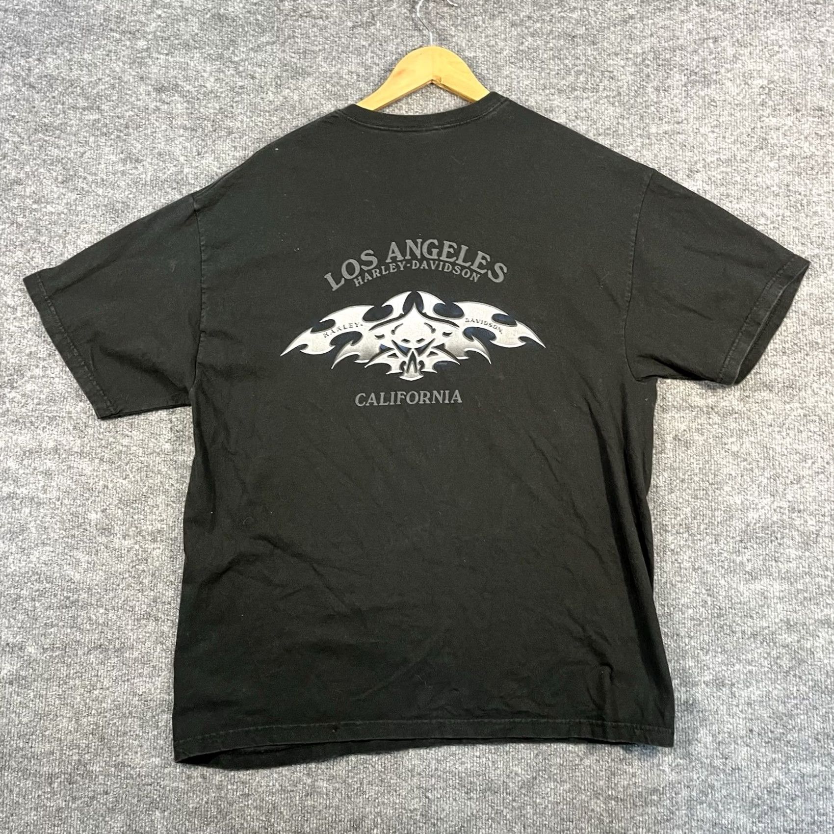 Harley Davidson VINTAGE Harley Davidson Shirt XL Black y2k Flames Biker Los Angeles Eagle 2004 Mens Size US XL / EU 56 / 4 - 3 Thumbnail