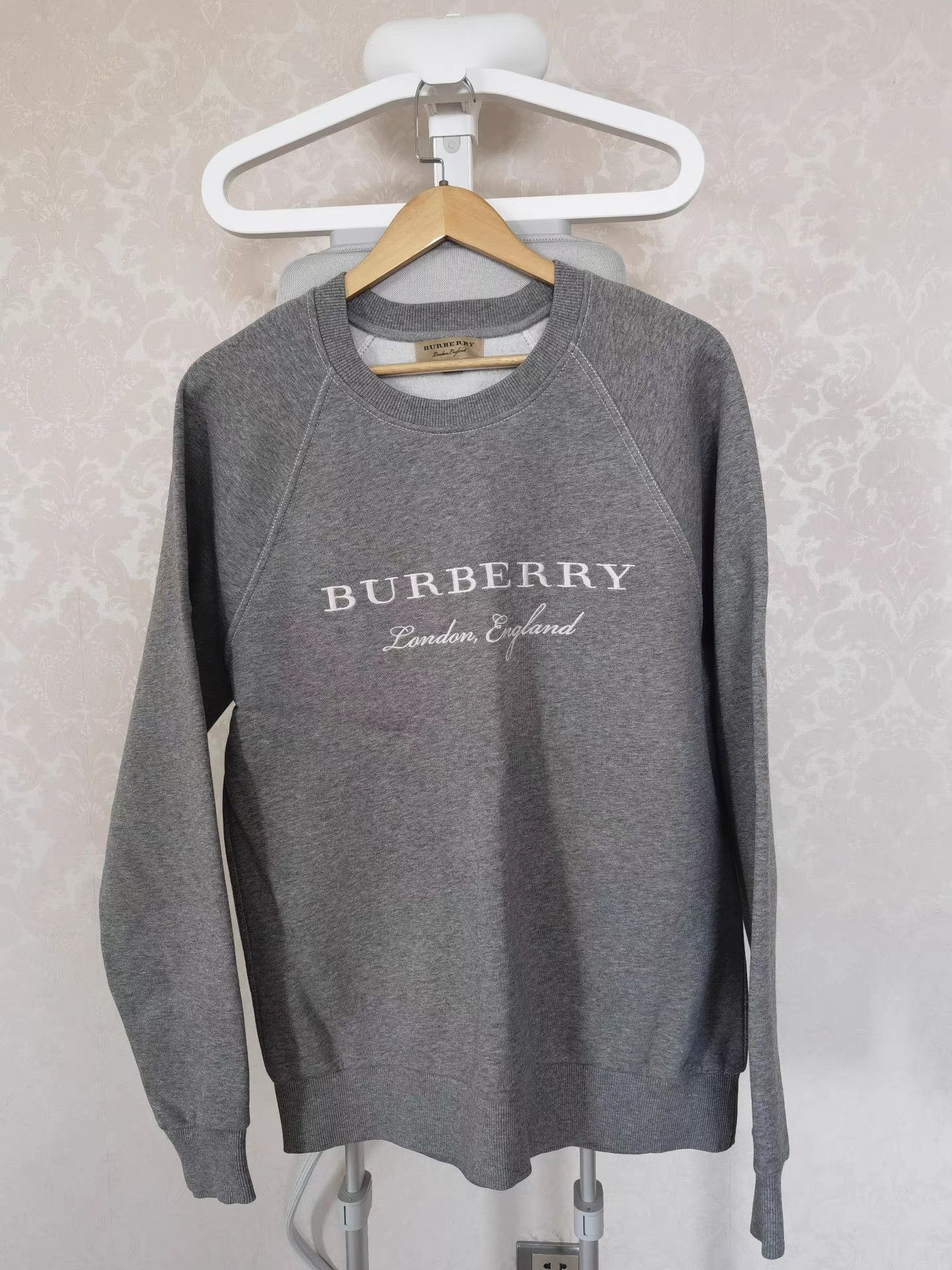 Burberry Burberry Sweatshirt K17 Size US L / EU 52-54 / 3 - 1 Thumbnail