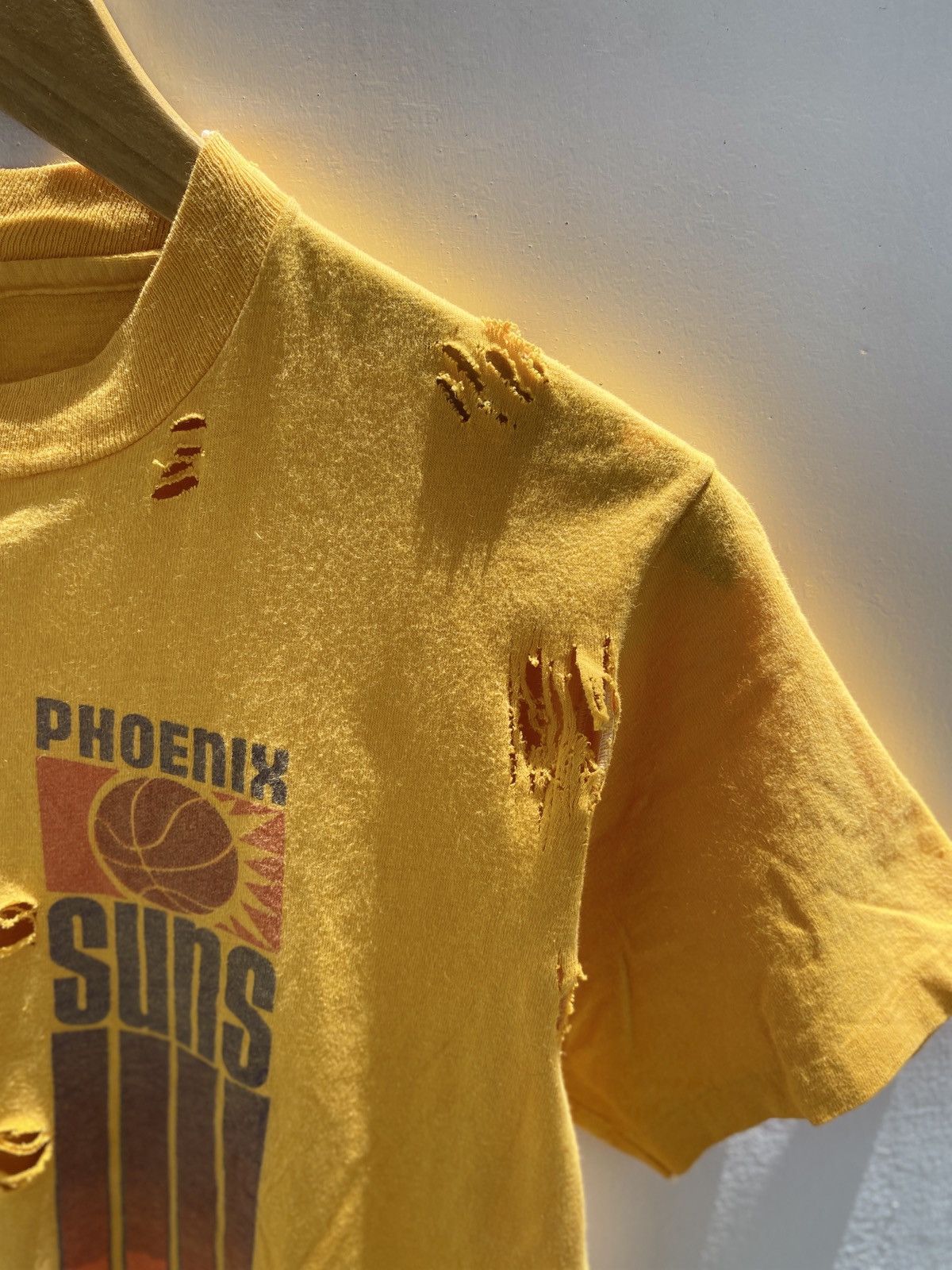 Vintage Vintage 80’s Sun Phoenix Thrashed Grunge tshirt Size US M / EU 48-50 / 2 - 6 Thumbnail