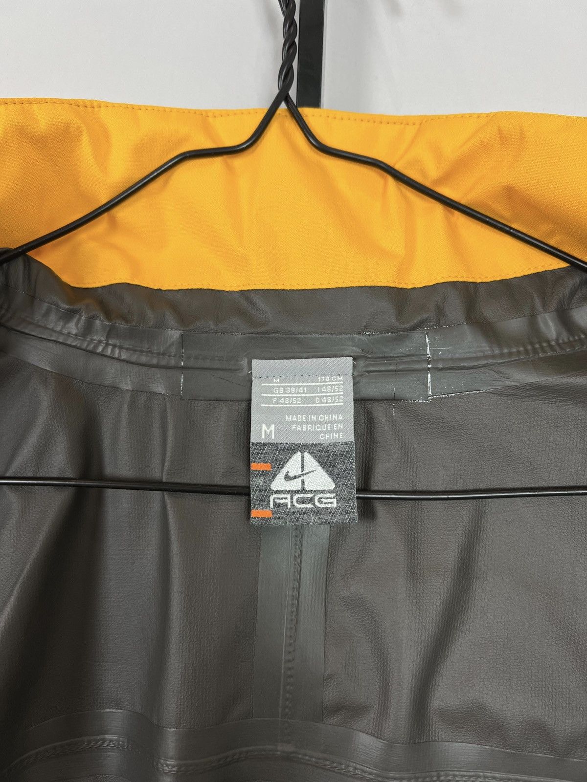 Nike ACG Nike ACG Vintage Gore Tex Jacket Yellow Size US M / EU 48-50 / 2 - 7 Thumbnail