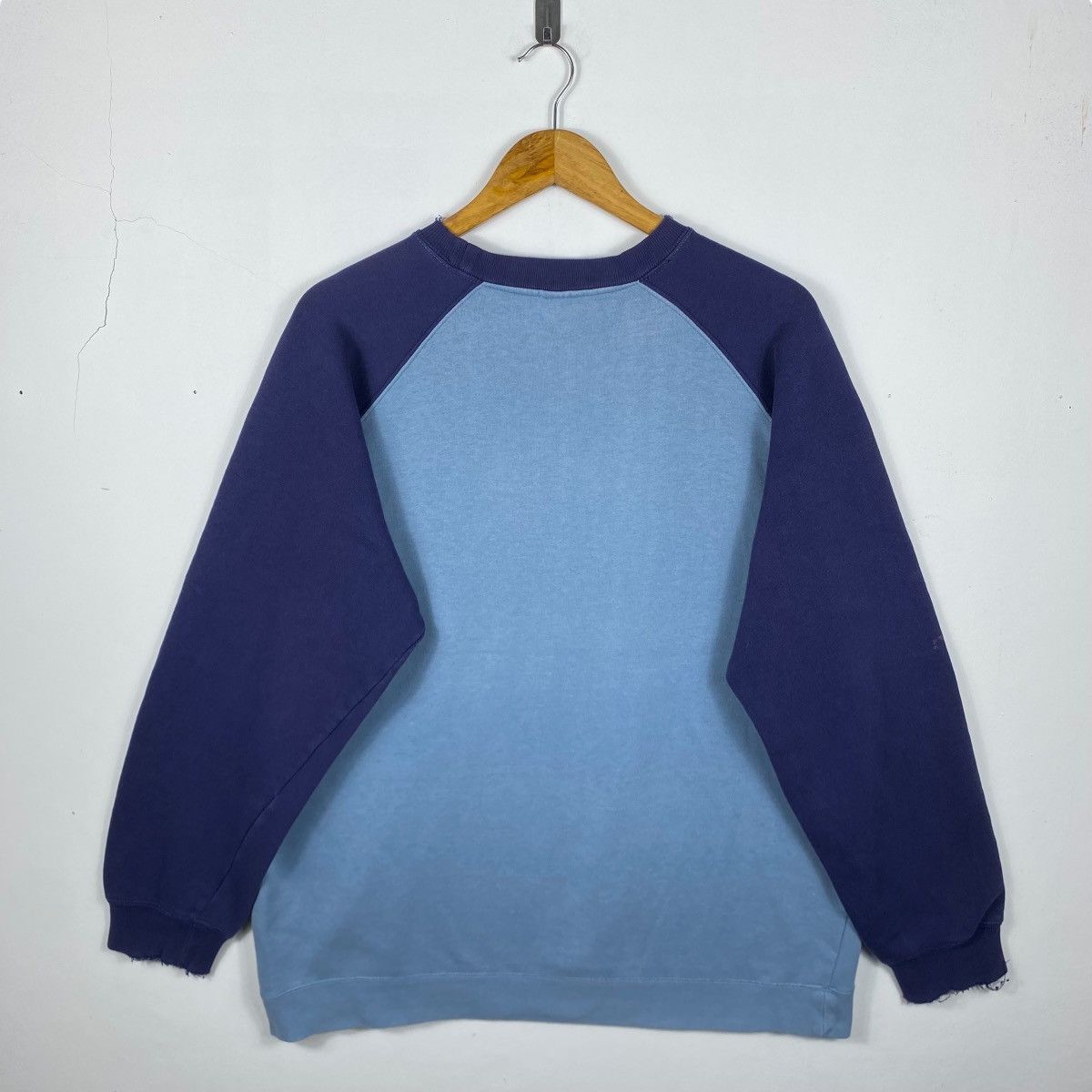 Stussy Vintage 90's STUSSY World Tour Distressed Crewneck Size US L / EU 52-54 / 3 - 5 Thumbnail