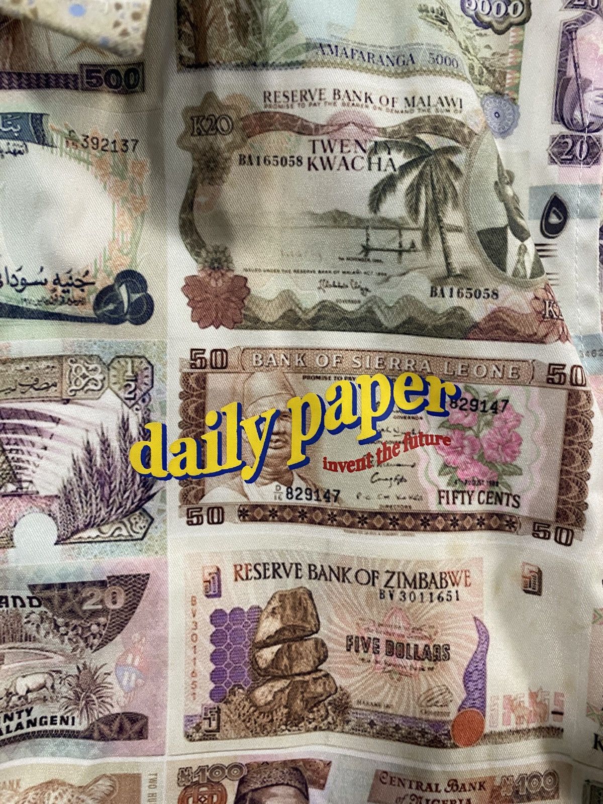 Daily Paper Daily Paper Money Print Jacket Size: S Size US S / EU 44-46 / 1 - 3 Thumbnail
