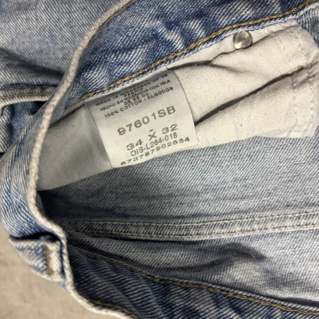Japanese Brand × Vintage Crazy Vintage Y2K/2000s Light Wash Essential Denim Jeans! Size US 33 - 8 Thumbnail