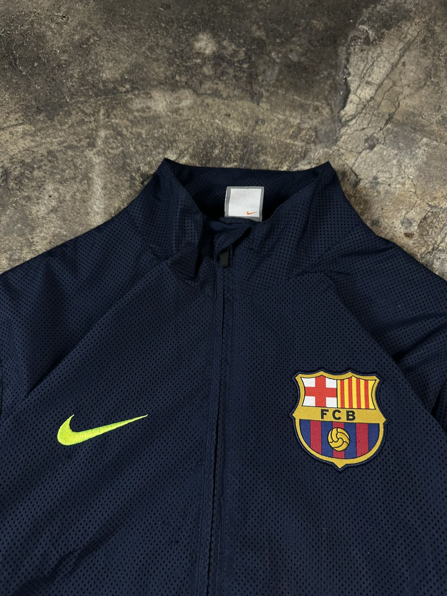Nike 00s Vintage Nike FC Barcelona Nylon Zip Tracksuit Y2k Size US L / EU 52-54 / 3 - 4 Thumbnail