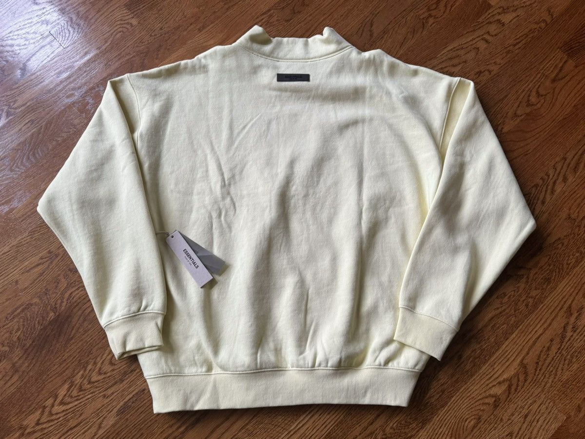 Essentials Large Mockneck Egg Shell Canary Sweatshirt Crewneck Pullover Size US L / EU 52-54 / 3 - 2 Thumbnail