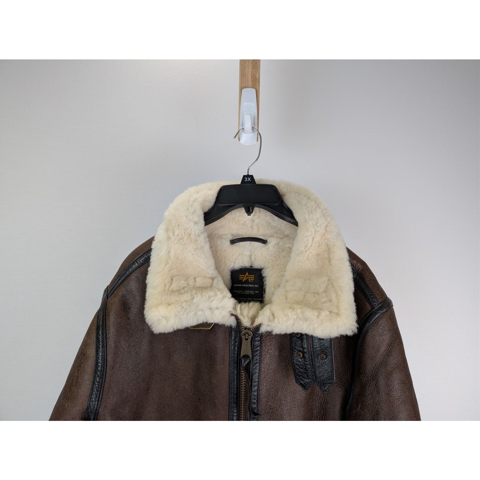 Alpha Industries o1rshd1 CC20 B-3 Sherpa leather bomber jacket in Dark Brown Size US M / EU 48-50 / 2 - 3 Thumbnail