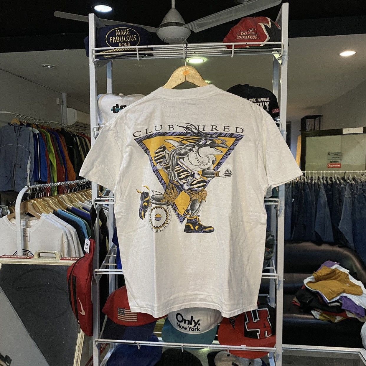 Vintage 90s Club Shred Shark Graphic T-Shirt - White - L