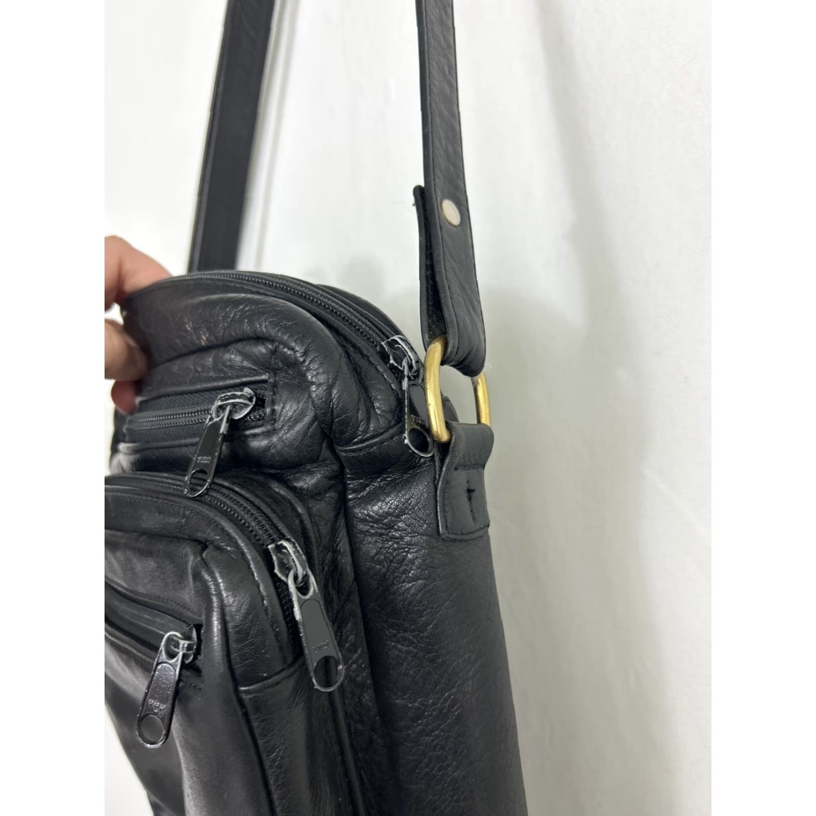 Vintage VINTAGE Leather Crossbody Bag Black Adjustable Travel Bag 10.5x8x3 Womens Crossbody Bag Leather Size ONE SIZE - 6 Thumbnail