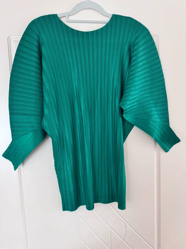 Issey Miyake Issey Miyake Green bat-sleeved top Size L / US 10 / IT 46 - 1 Thumbnail