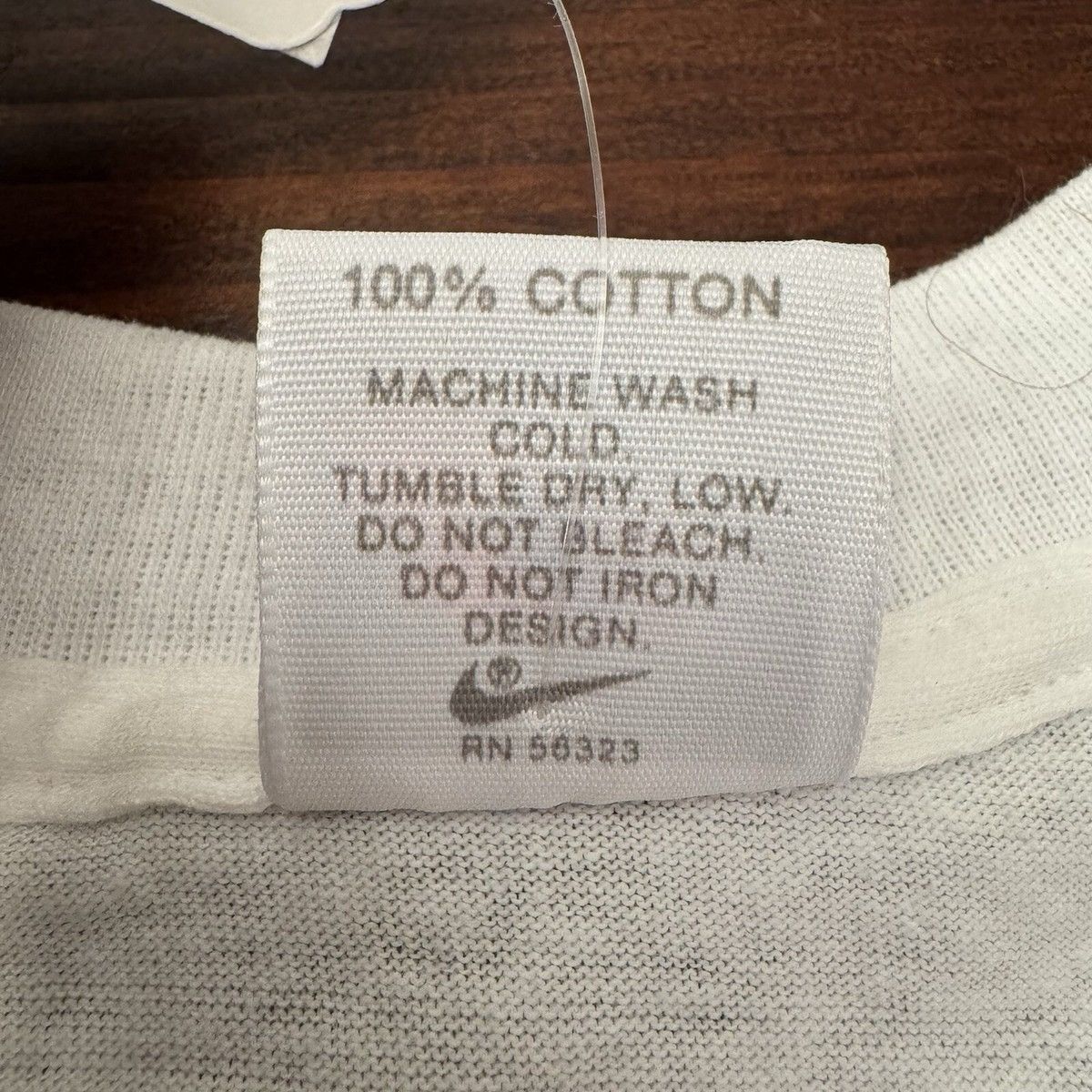 Nike Vintage Nike Reflective 3M T-Shirt Size US M / EU 48-50 / 2 - 6 Thumbnail