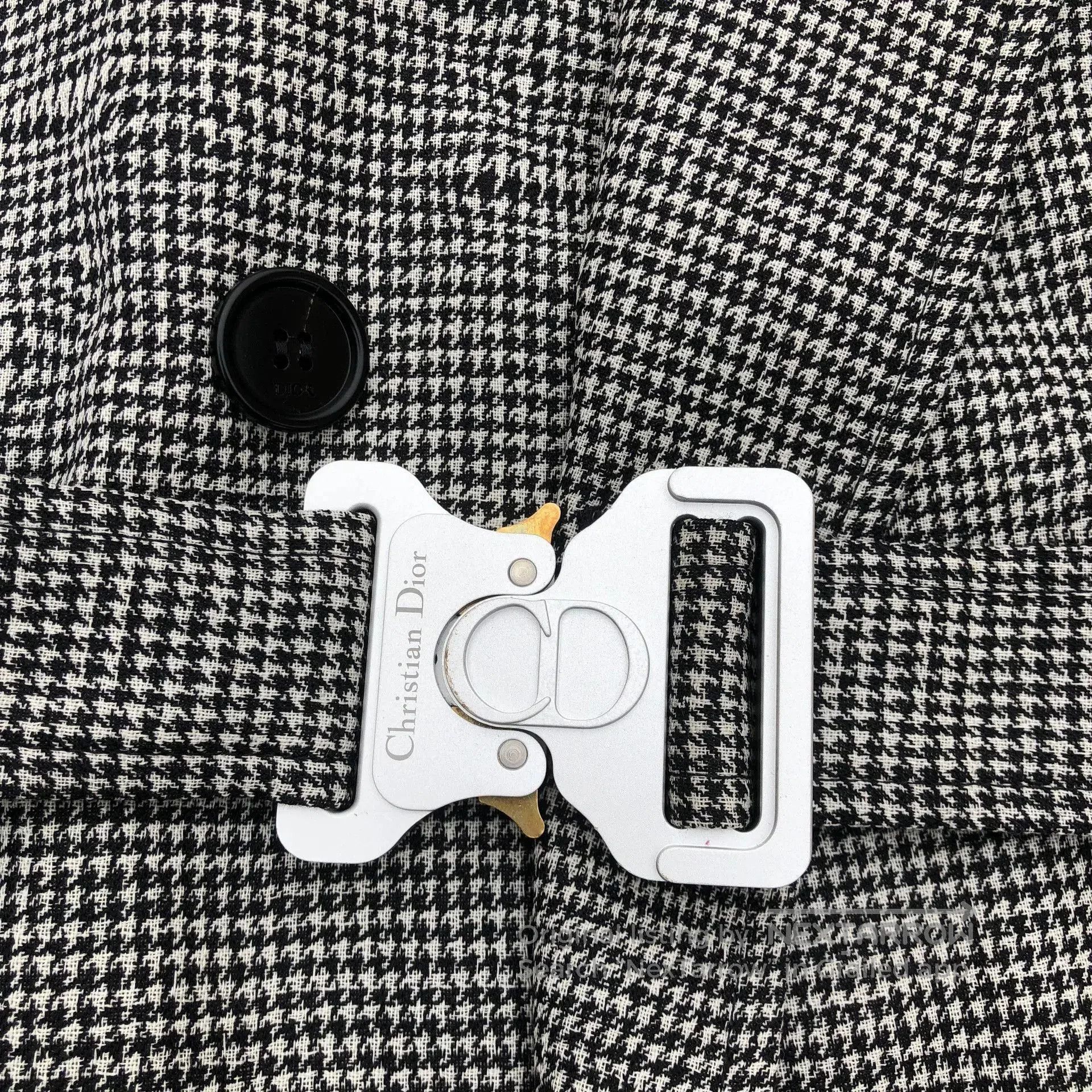 Dior Dior Houndstooth Lock Buckle Coat. Size US M / EU 48-50 / 2 - 3 Thumbnail