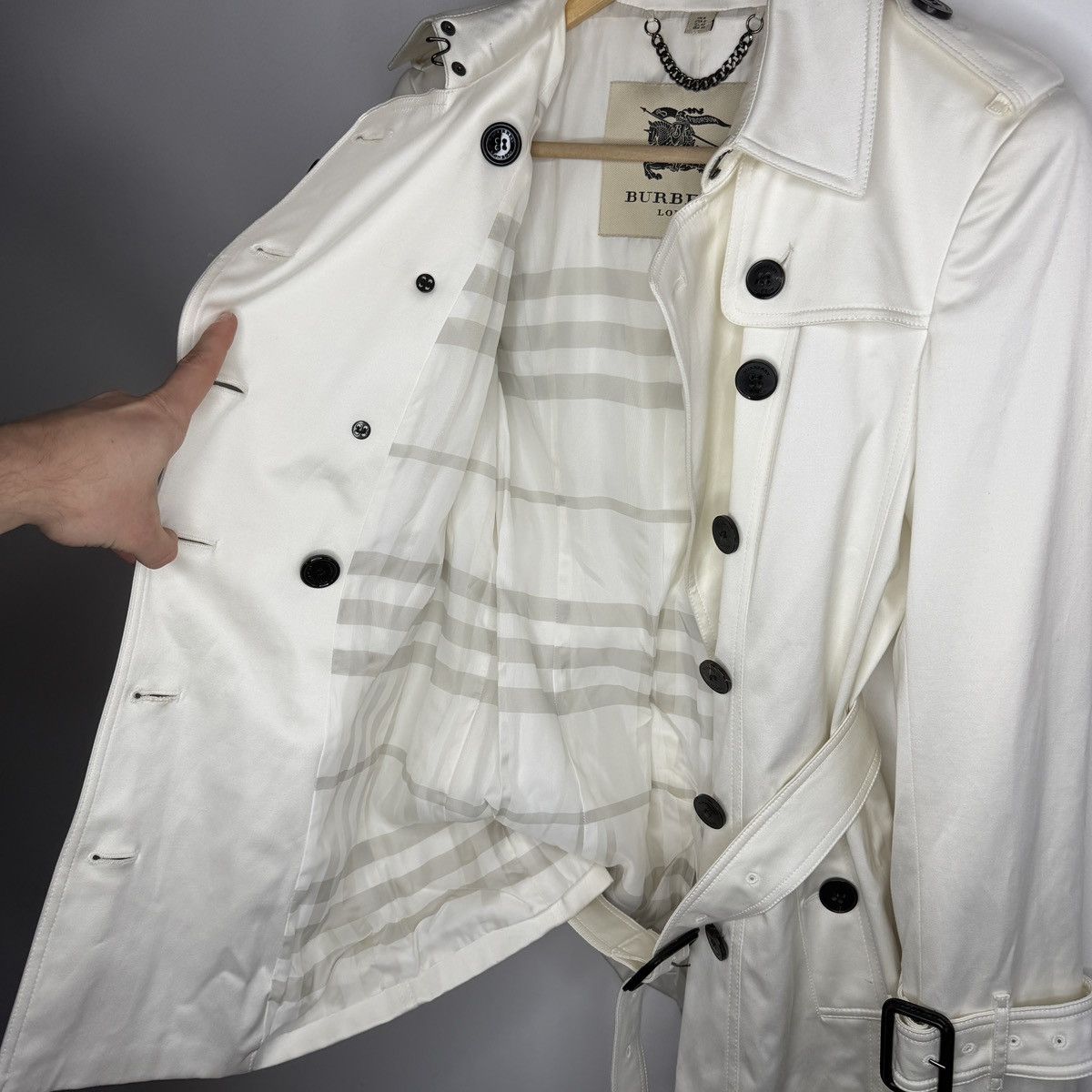 Burberry Burberry Coat Ecru White Belted Avant Garde Double Breasted Size S / US 4 / IT 40 - 11 Thumbnail