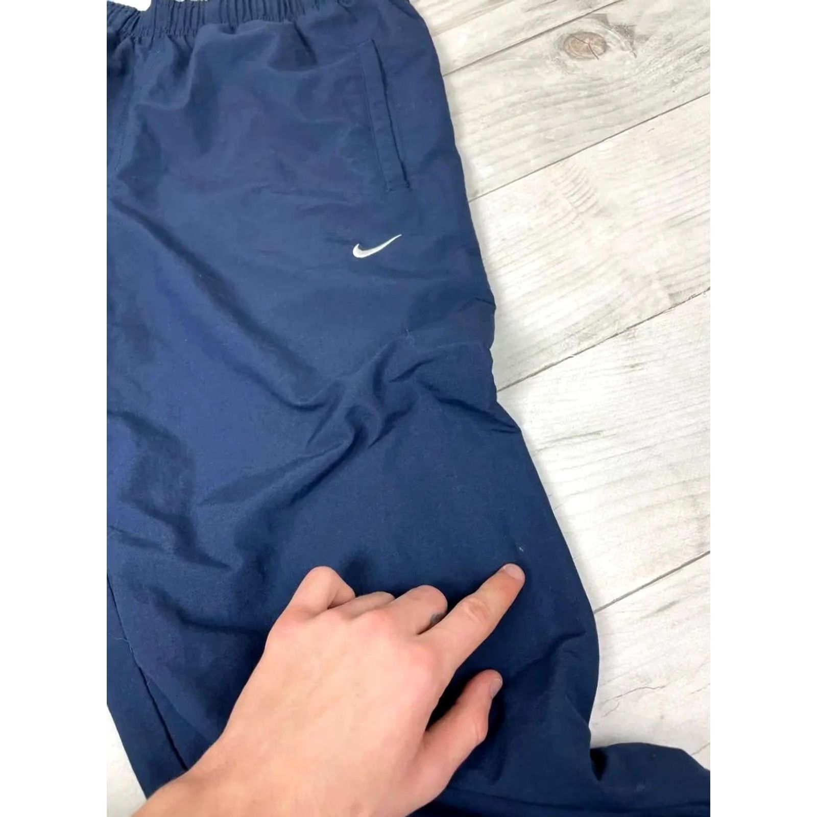 Nike VINTAGE Nike Nylon Pants Striped Track Nike Track Pants Men Size M Blue Size US 31 - 7 Thumbnail