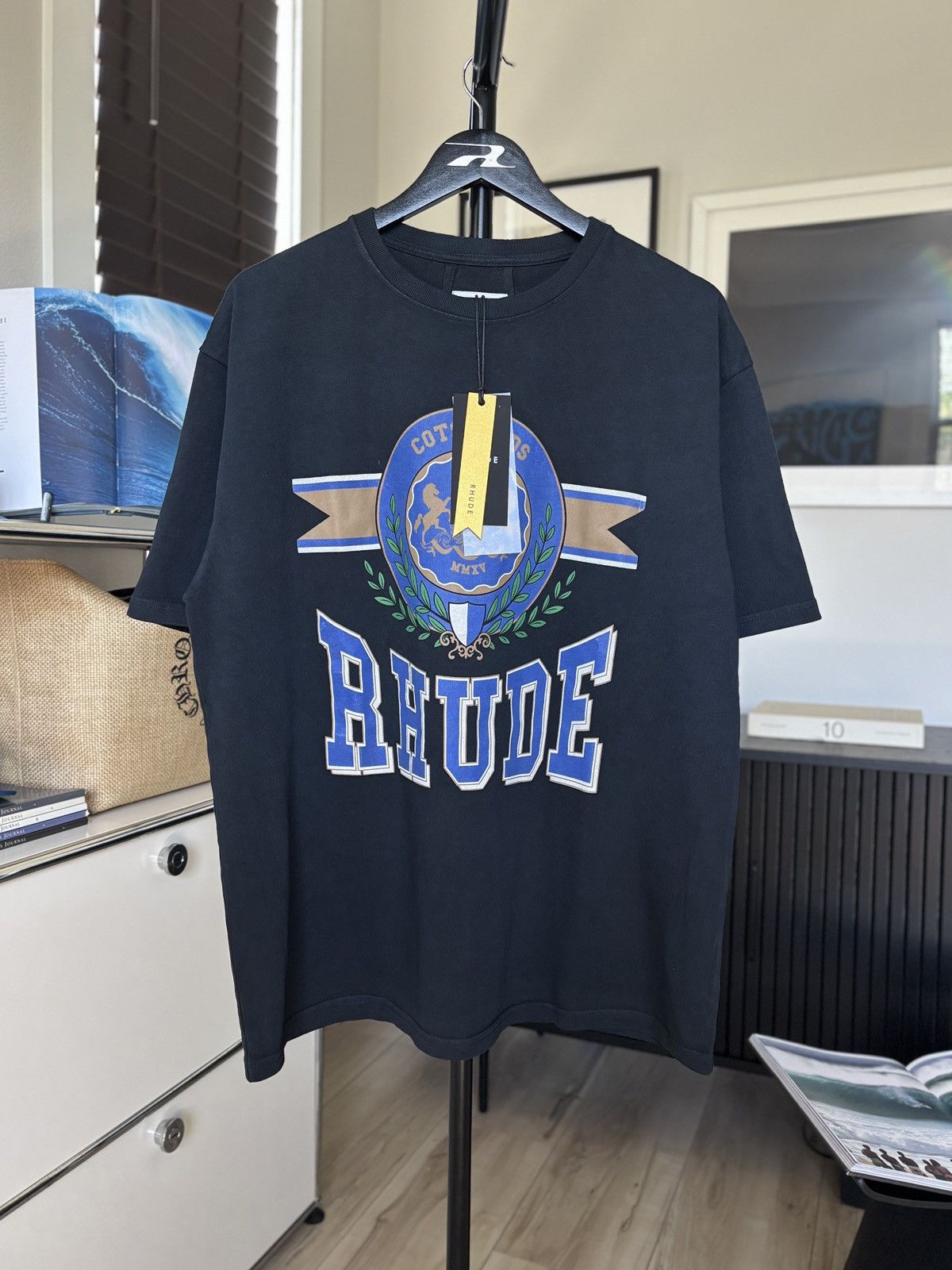 Rhude RHUDE | COTSWORLD GRAPHIC LOGO TEE Size US L / EU 52-54 / 3 - 2 Thumbnail