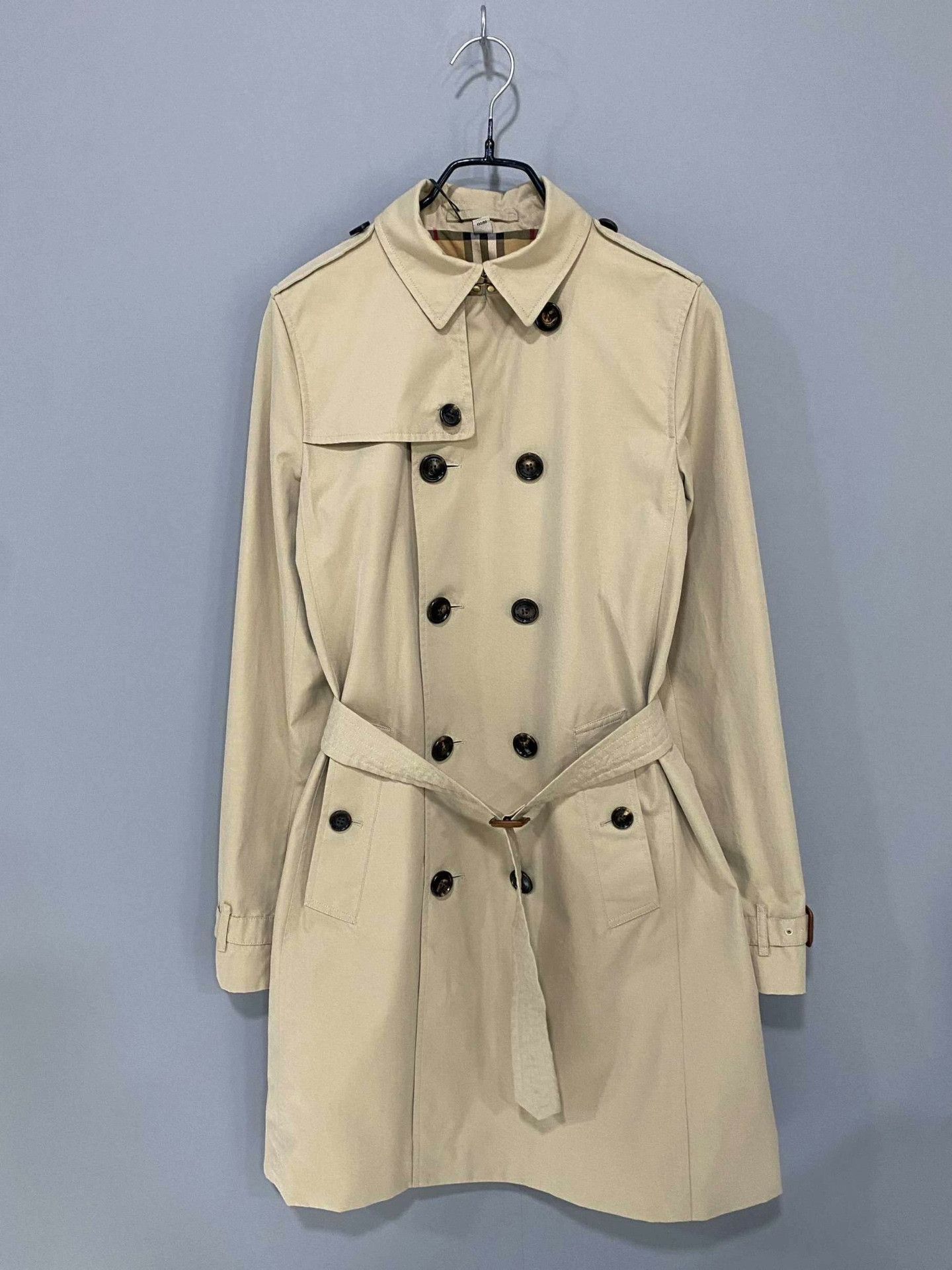 Burberry Burberry Coat M Women Size M / US 6-8 / IT 42-44 - 1 Thumbnail