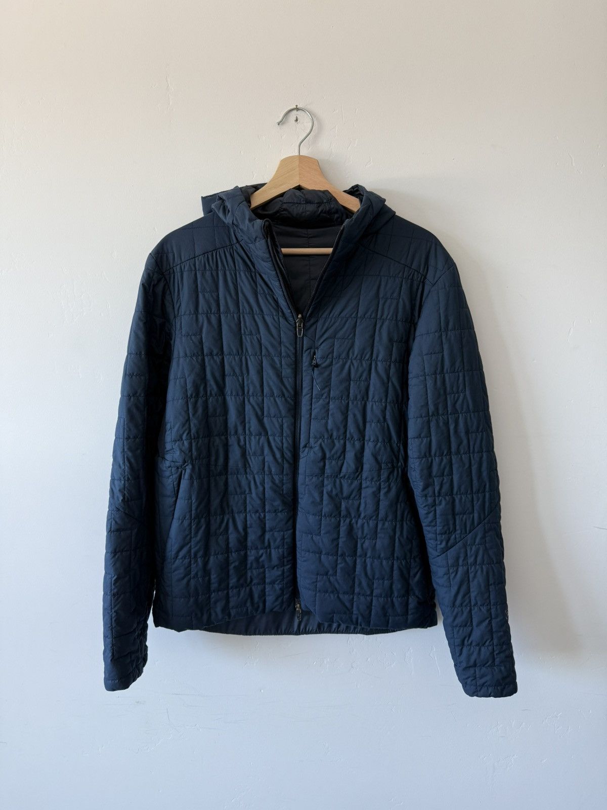 Lululemon Lululemon synthetic down hooded jacket Size US XS / EU 42 / 0 - 1 Thumbnail