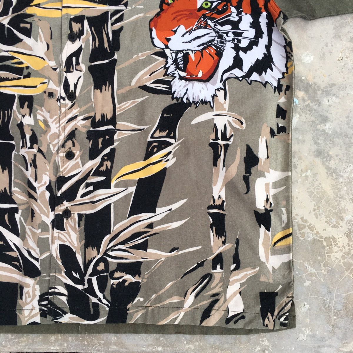 Vintage Vintage NO BOUNDARIES BUTTON UP TIGER SHIRT Size US XL / EU 56 / 4 - 2 Thumbnail