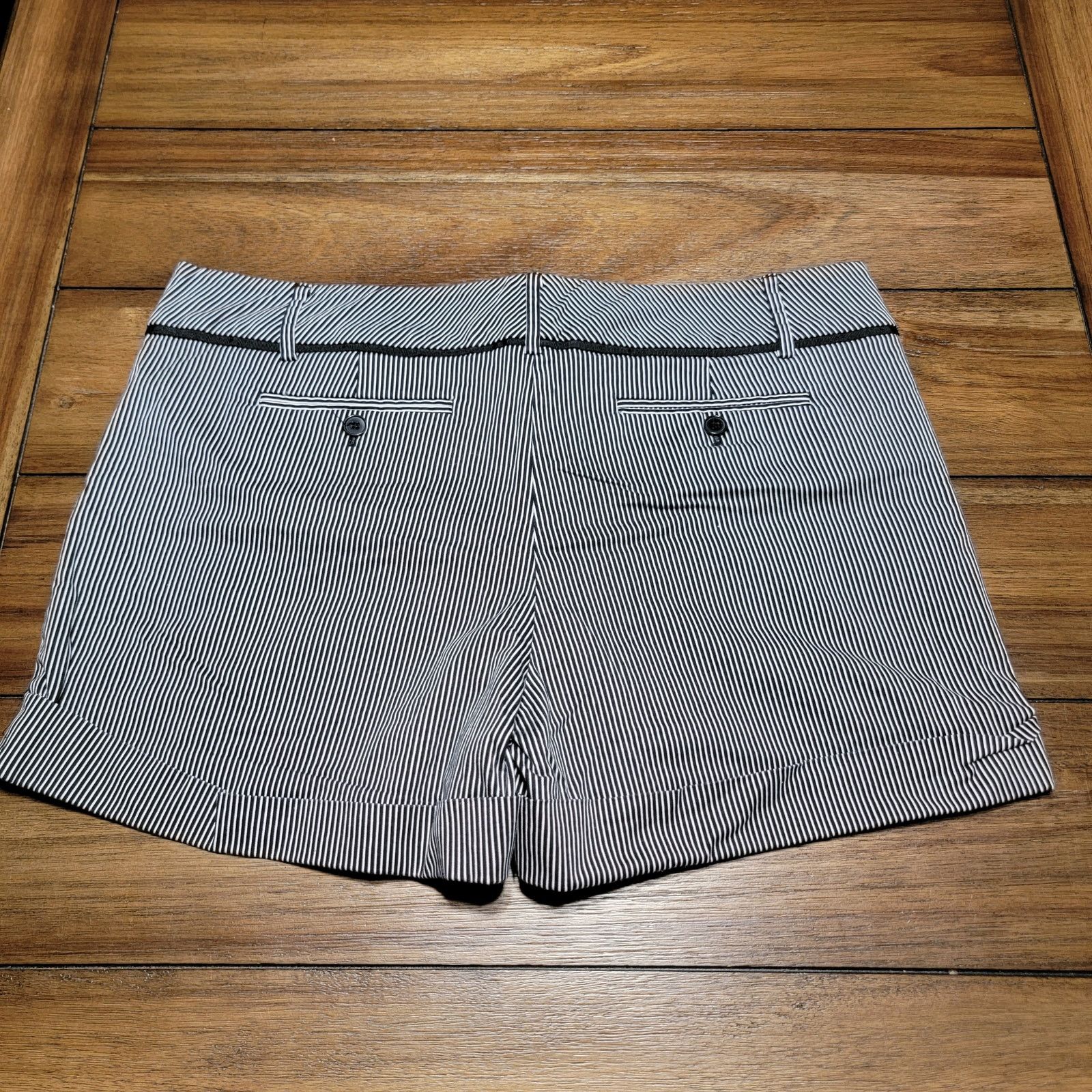 Other 7th Ave NY & Co Design Studio B&W Pin Stripe Shorts -Size 16 Size 38" / US 16 / IT 52 - 2 Thumbnail